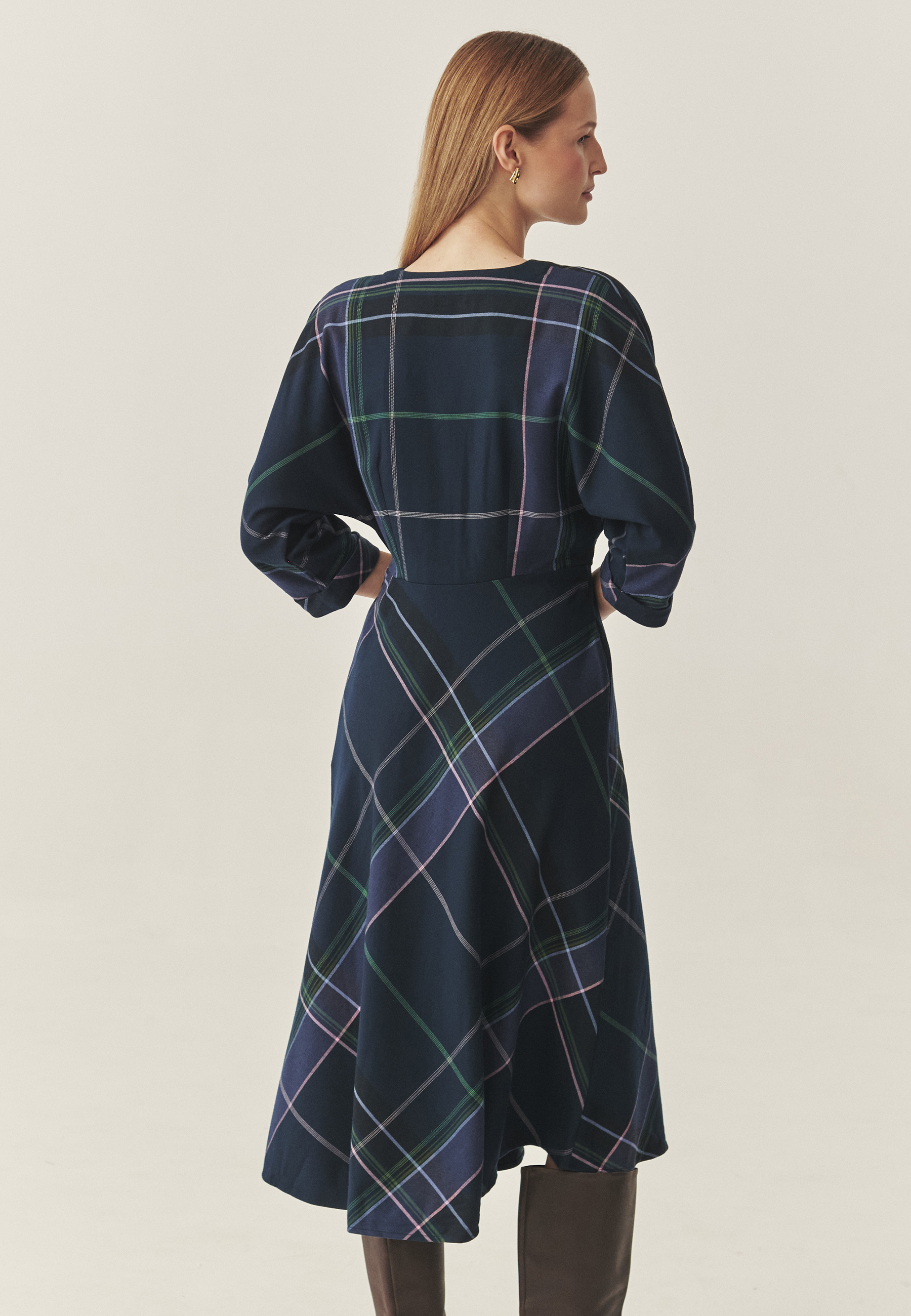 OBLEKA IZ KVAČKANE TKANINE S 3/4 ROKAVI - SAMOTALI VEČBARVNA 2