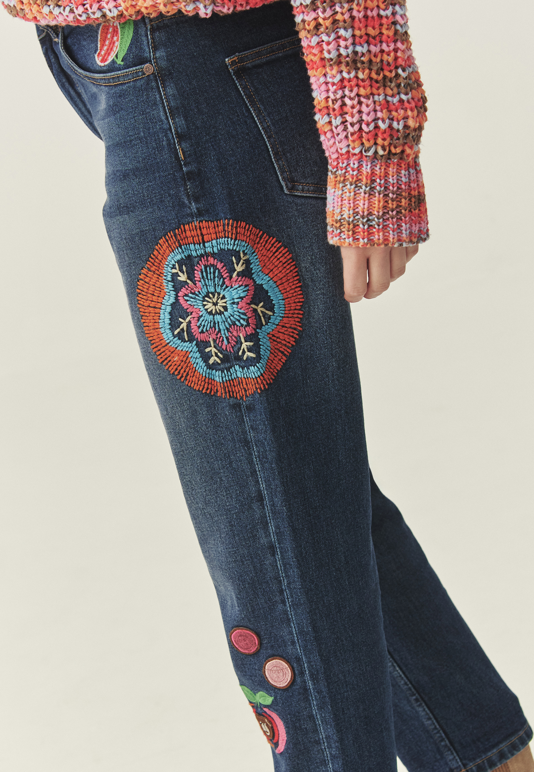 DŽÍNSY S VÝŠIVKOU - MISKO 1