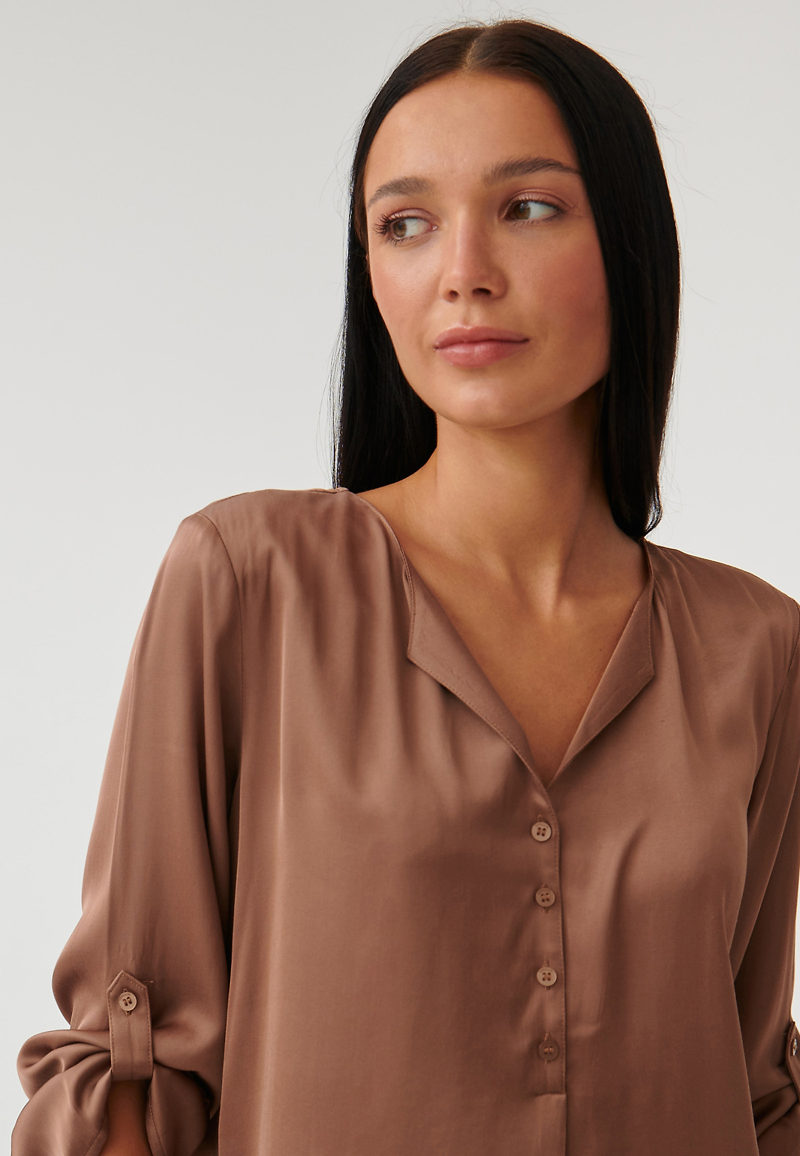 ŽENSKA BLUZA IZ VISKOZNEGA MATERIALA ISOLA ŽENSKA BLUZA IZ VISKOZNEGA MATERIALA ISOLA BEŽ 89761