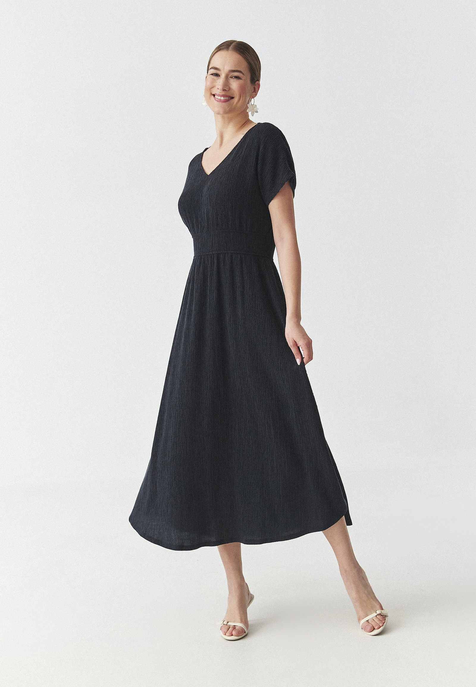 HOSSZÚ RUHA KIMONO UJJAL — TABITA 2 HOSSZÚ RUHA KIMONO UJJAL — TABITA 2 SÖTÉTKÉK 109247