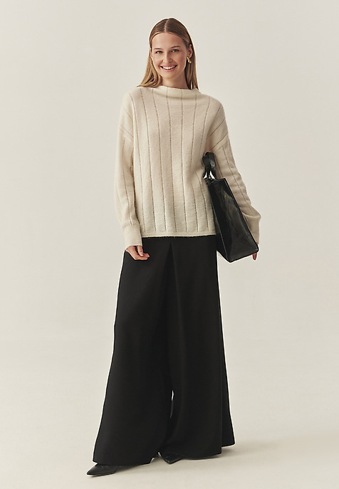 OVERSIZOWY SWETER DAMSKI Z GOLFEM — PEARL ECRU 2