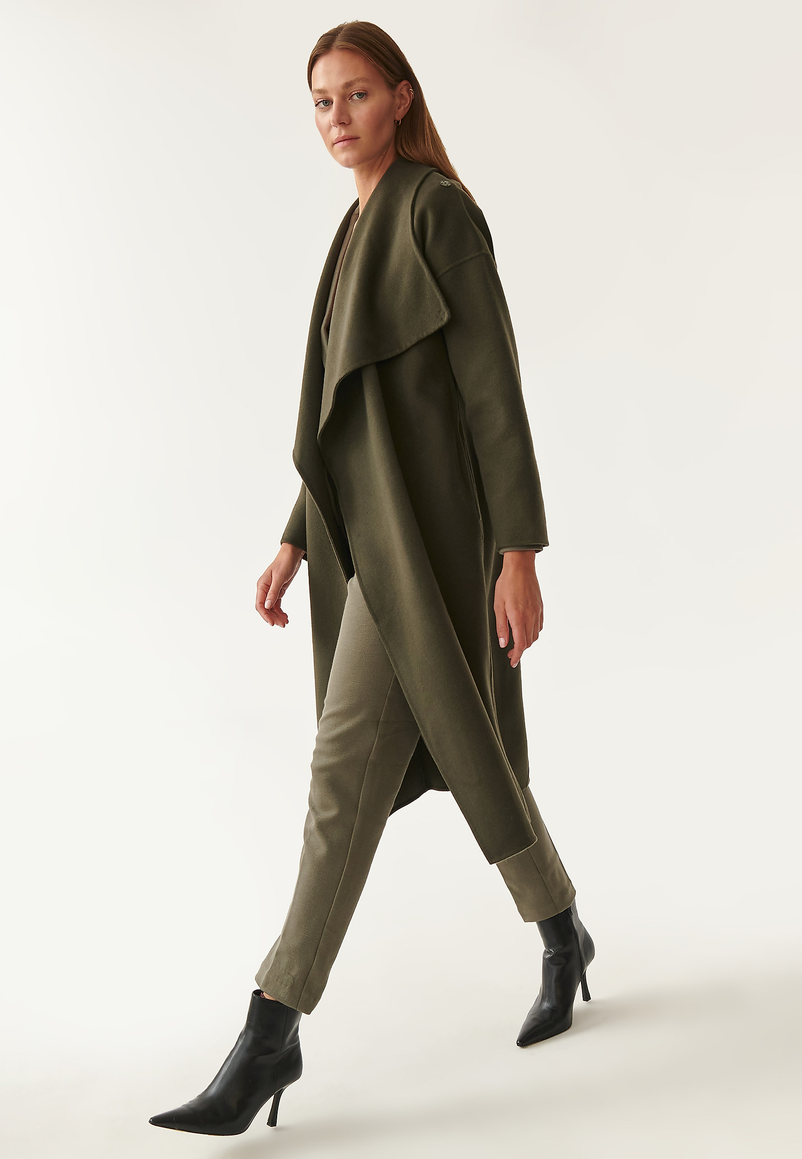 ASYMMETRIC LADIES' COAT BORDO 1 ASYMMETRIC LADIES' COAT BORDO 1 KHAKI 80884