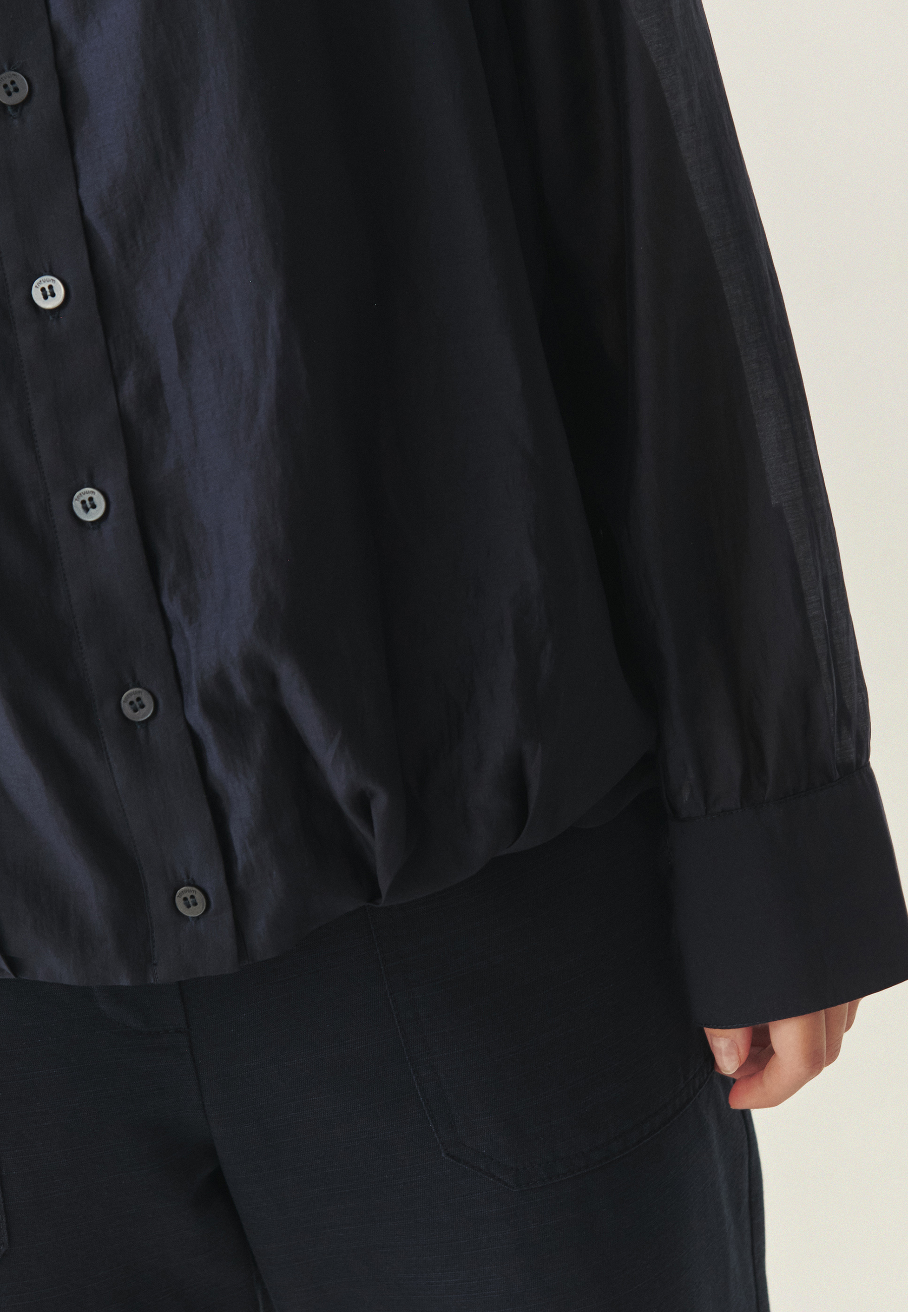 KOSZULA O KROJU BOMBKI Z LYOCELLEM TENCEL™ - DOVELA GRANATOWY 2