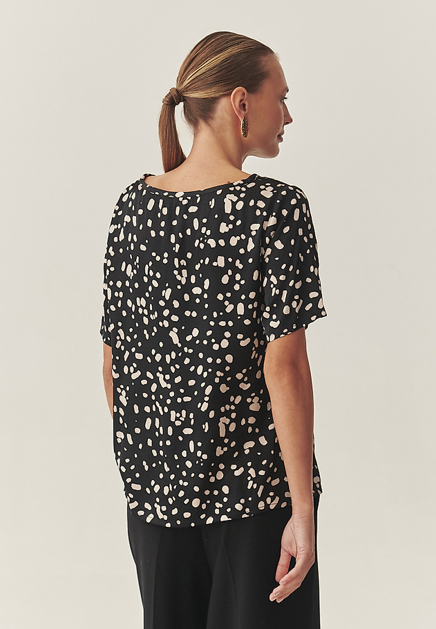 BLUZĂ DE DAMĂ, DIN VISCOZĂ, CU MODEL, CU MÂNECI SCURTE - MEKJA BLUZĂ DE DAMĂ, DIN VISCOZĂ, CU MODEL, CU MÂNECI SCURTE - MEKJA MULTICOLOR 3