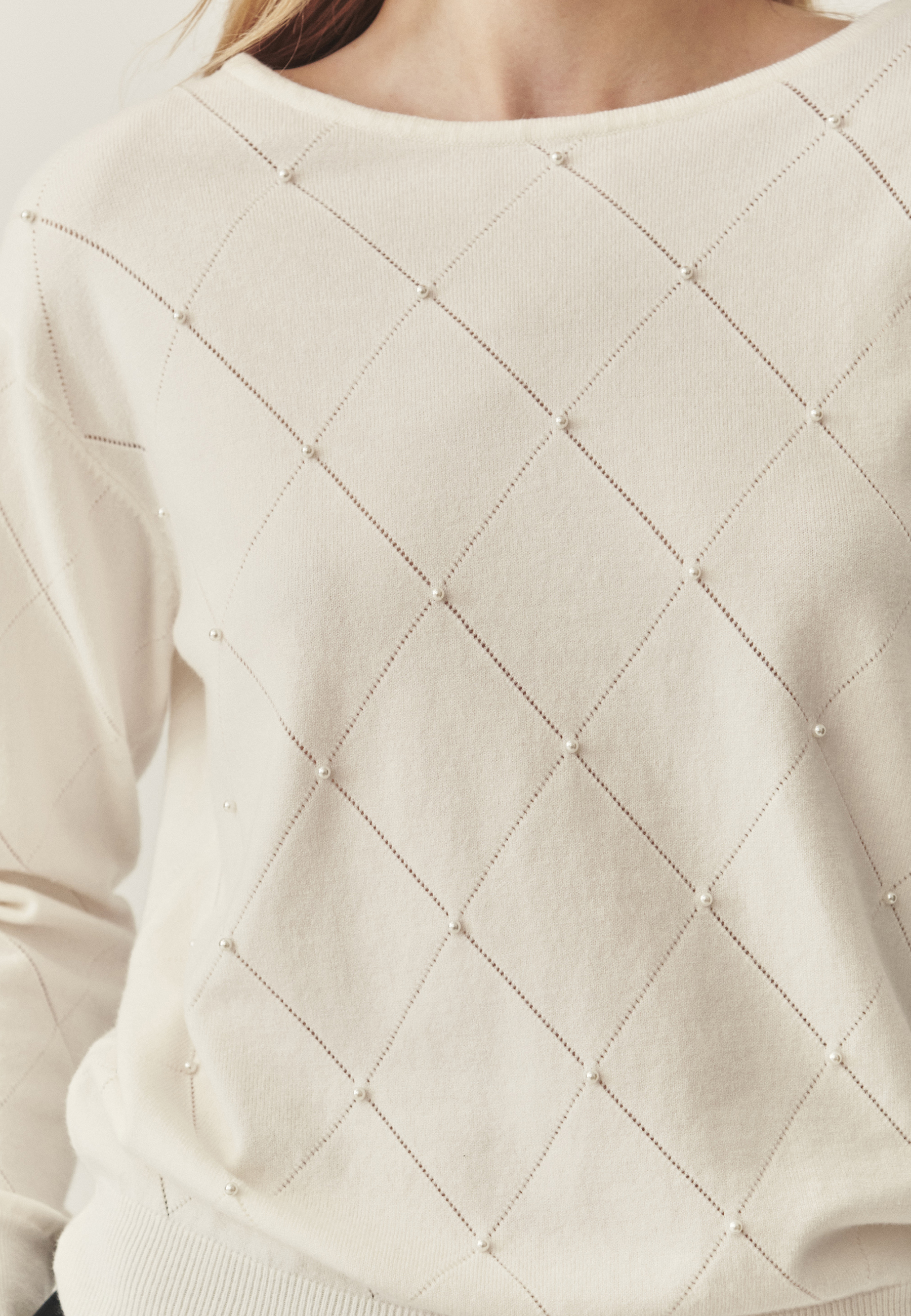 OKRASNI PULOVER Z VISKOZO - AZAKI