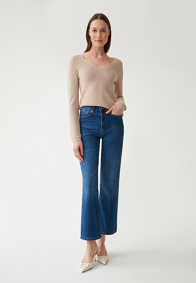 LADIES' CLASSIC SWEATER TESSO LADIES' CLASSIC SWEATER TESSO BEŻOWY 2