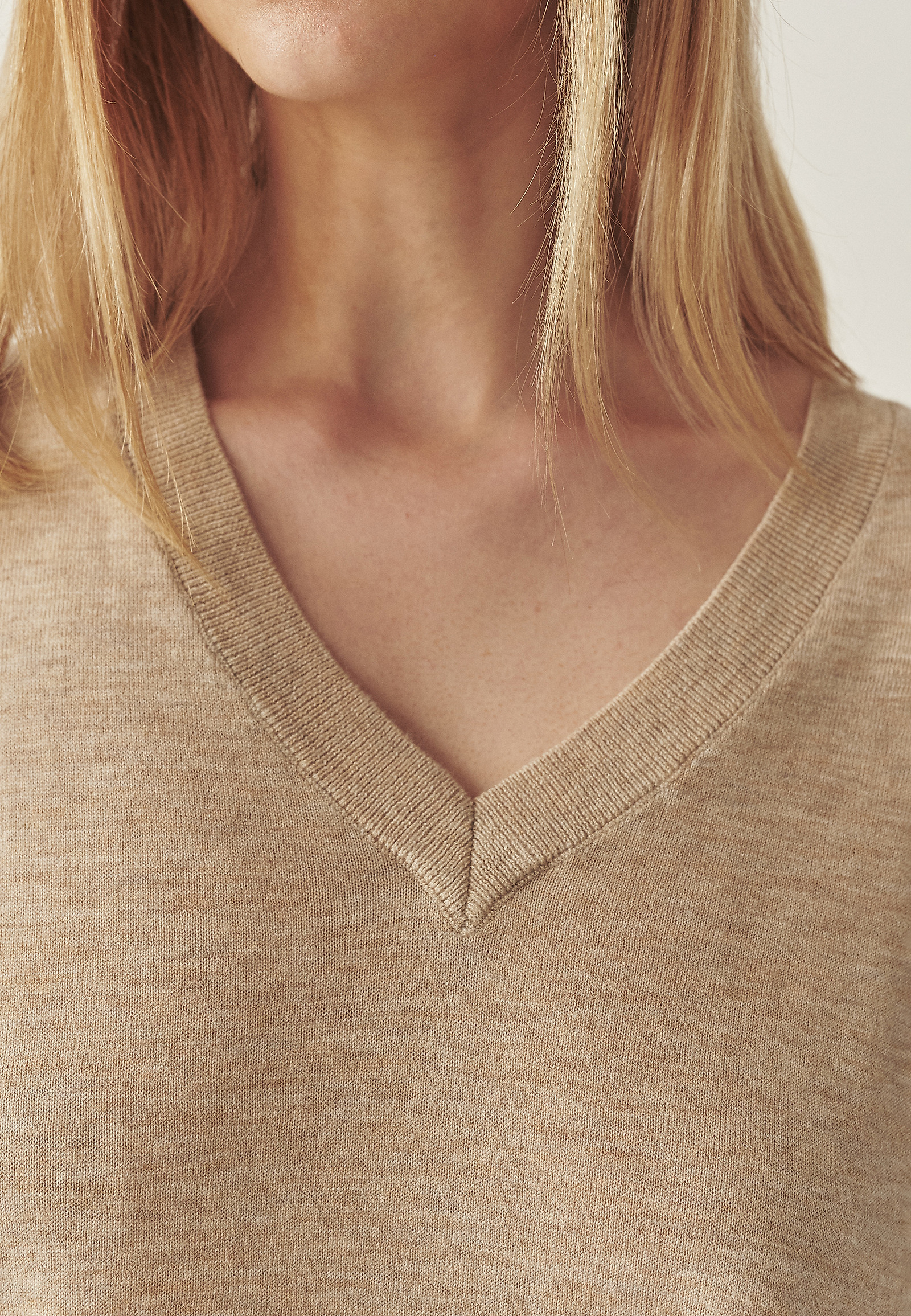 FITTED JUMPER WITH WOOL -TESS FITTED JUMPER WITH WOOL -TESS BEIGE 114461