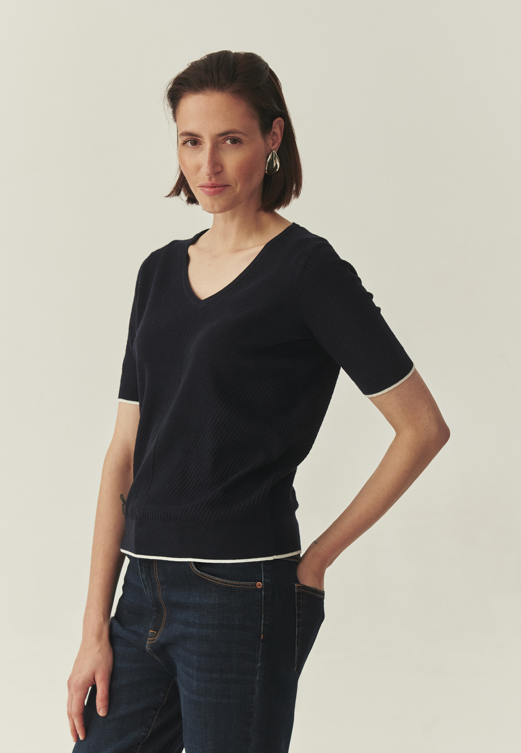 KNITTED BLOUSE WITH LENZING™ ECOVERO™ VISCOSE - MUGI NAVY BLUE 2