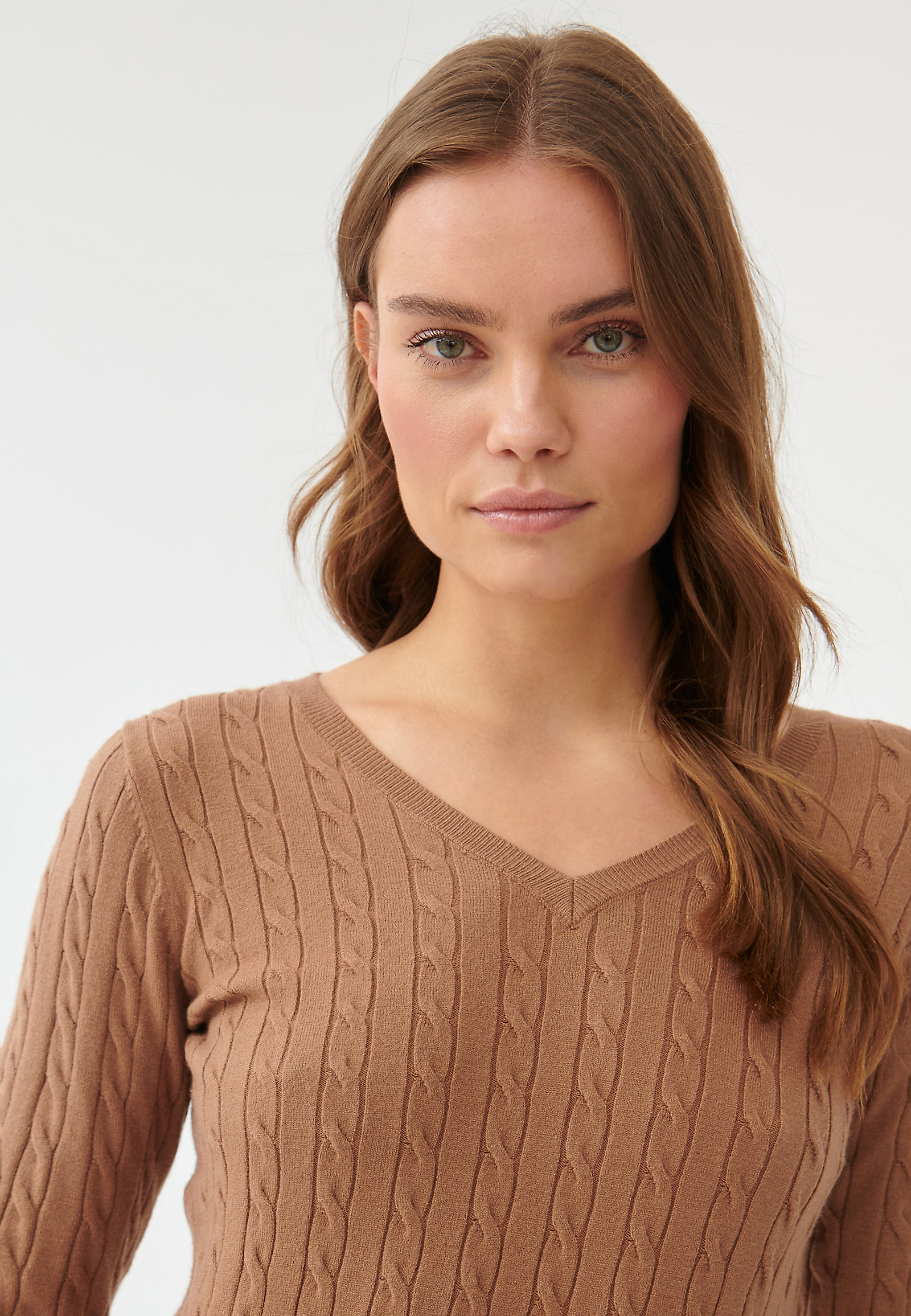 SWETER DAMSKI W SEREK WIRO SWETER DAMSKI W SEREK WIRO BEŻOWY 89442