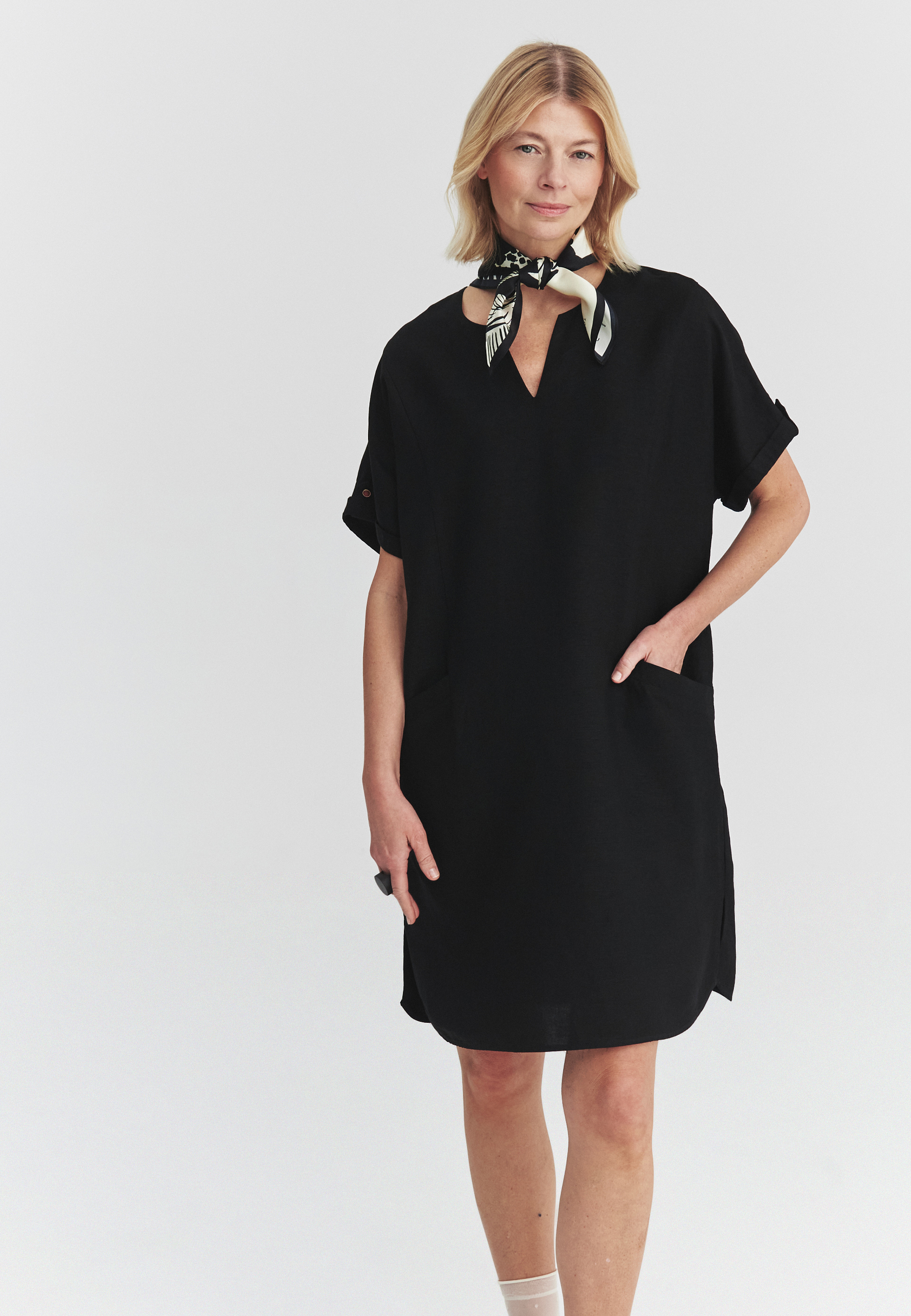 A LOOSE-FIT DRESS WITH LINEN - ANAIS