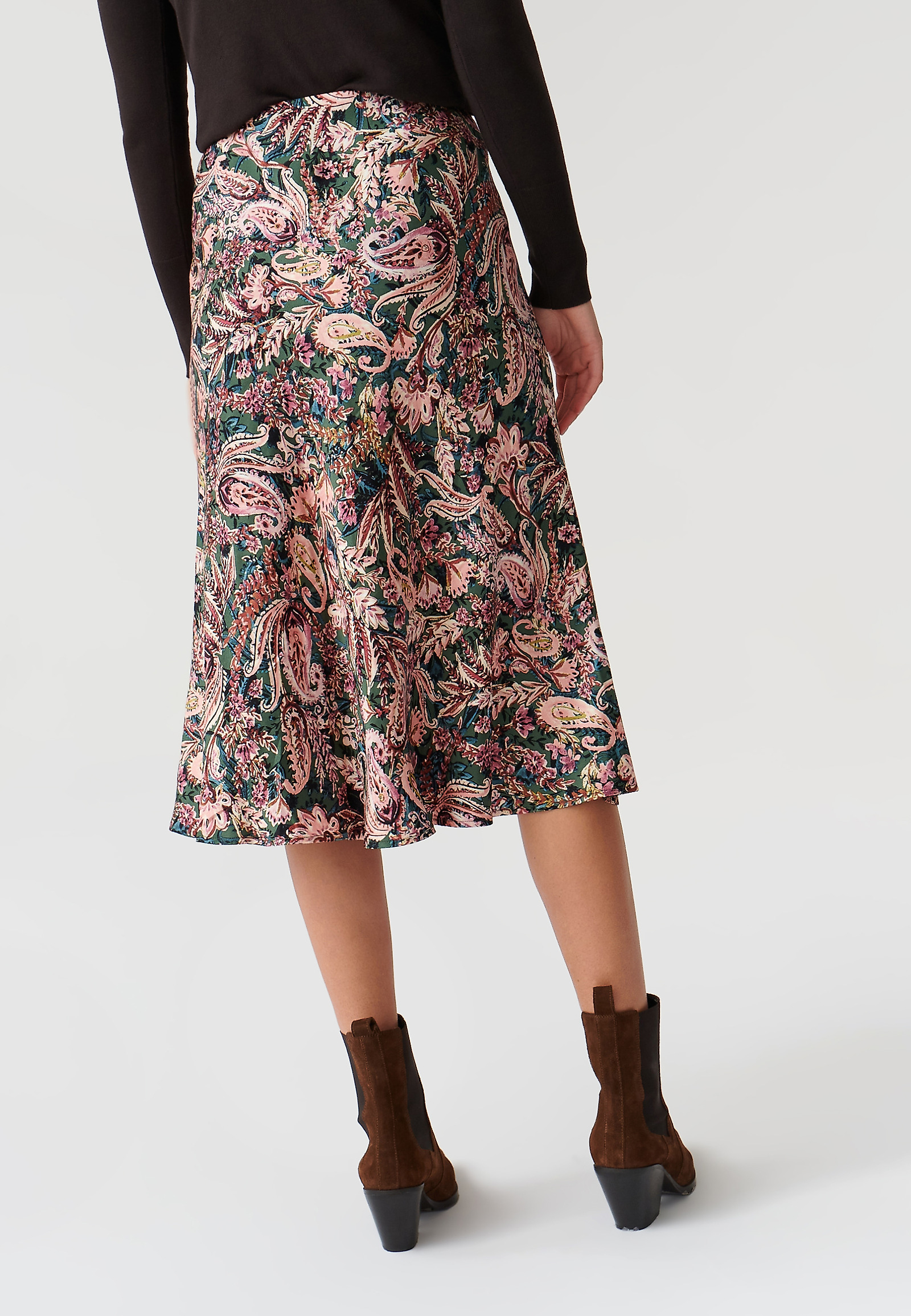 WZORZYSTA SPÓDNICA DAMSKA Z SATYNY WISKOZOWEJ SATINI WZORZYSTA SPÓDNICA DAMSKA Z SATYNY WISKOZOWEJ SATINI MULTIKOLOR 90575