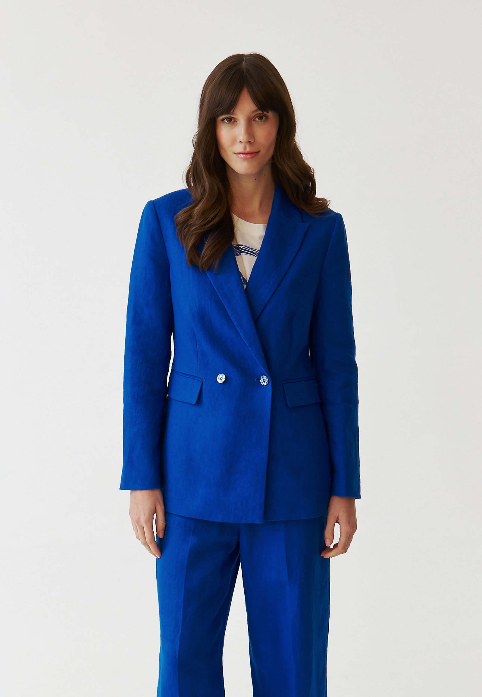 ŻAKIET TKANINOWY DWURZĘDOWY O SWOBODNYM KROJU - ADRIANNA 2 ŻAKIET TKANINOWY DWURZĘDOWY O SWOBODNYM KROJU - ADRIANNA 2 NIEBIESKI 103437