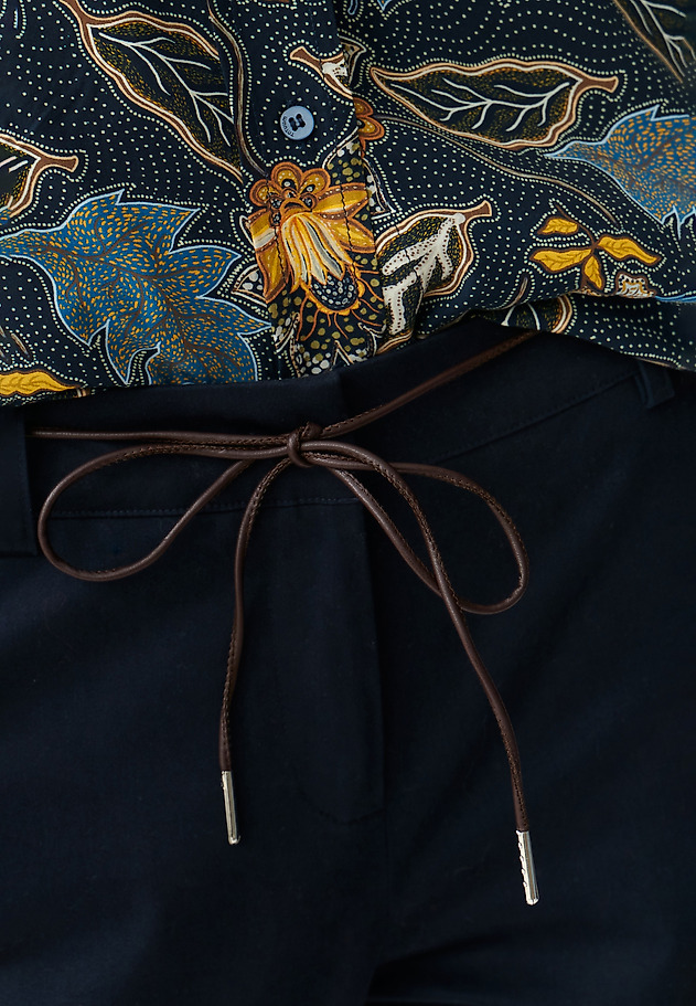 LADIES’ TROUSERS WITH TIED STRAP AMISO LADIES’ TROUSERS WITH TIED STRAP AMISO GRANATOWY 4
