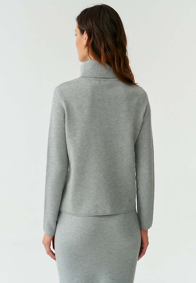 UNIVERSAL LADIES’ SWEATER WITH A TURTLENECK PIMPO 1 UNIVERSAL LADIES’ SWEATER WITH A TURTLENECK PIMPO 1 SZARY 4