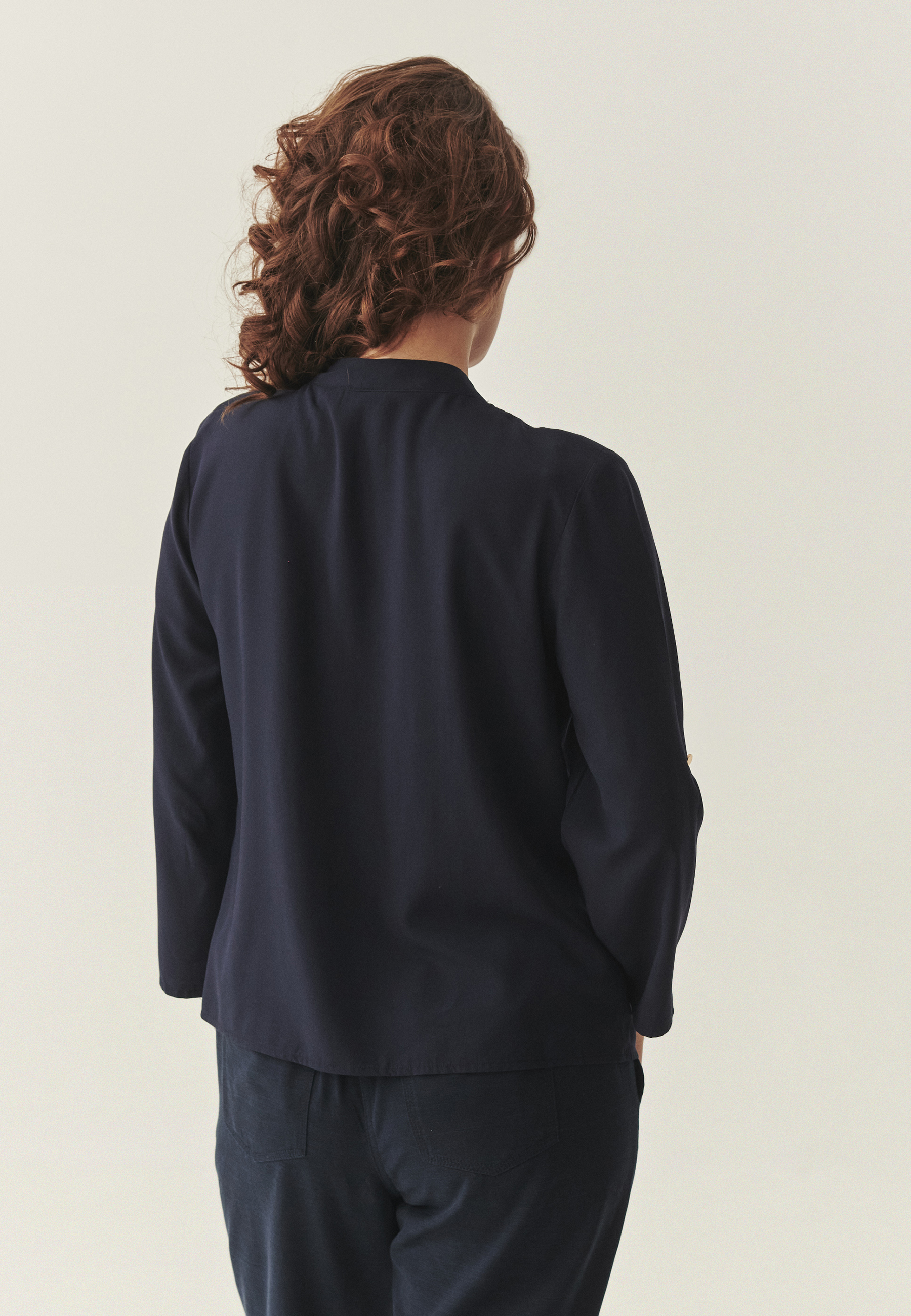 KLASYCZNA BLUZKA Z WISKOZY LENZING™ ECOVERO™ - ELMI