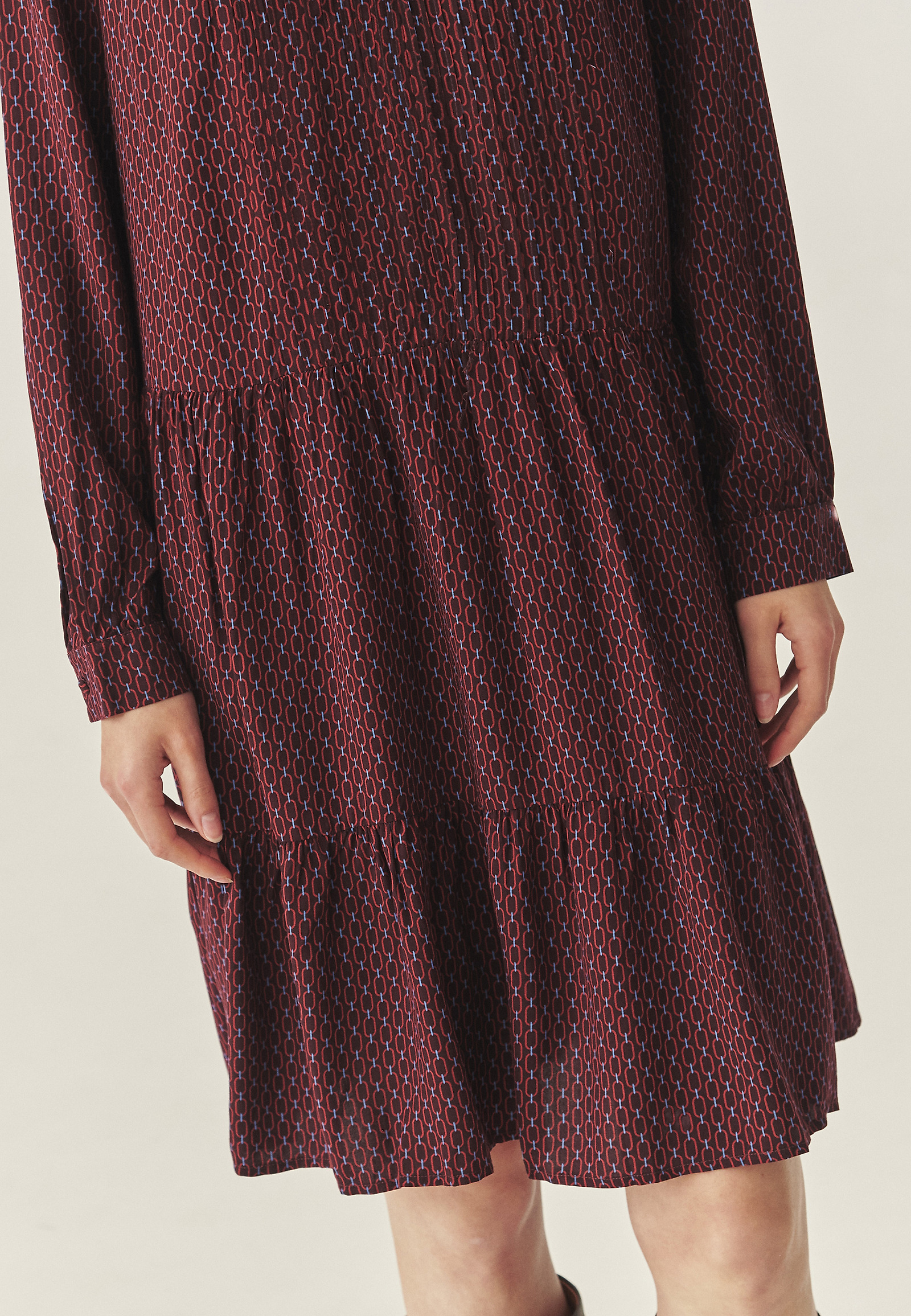 DÁMSKÉ PLÁTĚNÉ ŠATY ROZŠÍŘENÉHO STŘIHU S ORIGINÁLNÍM VZOREM — MISTY DÁMSKÉ PLÁTĚNÉ ŠATY ROZŠÍŘENÉHO STŘIHU S ORIGINÁLNÍM VZOREM — MISTY VÍCEBAREVNÝ 118133