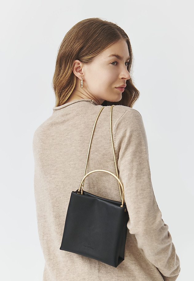 ELEGÁNS LÁNC TÁSKA - BENO 1 ELEGÁNS LÁNC TÁSKA - BENO 1 FEKETE 1