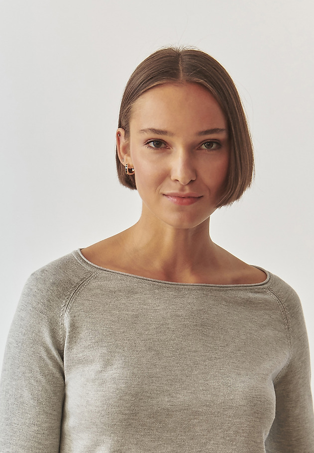 KLASYCZNY DAMSKI SWETER Z DEKOLTEM W ŁÓDKĘ - BROOKE KLASYCZNY DAMSKI SWETER Z DEKOLTEM W ŁÓDKĘ - BROOKE SZARY 5