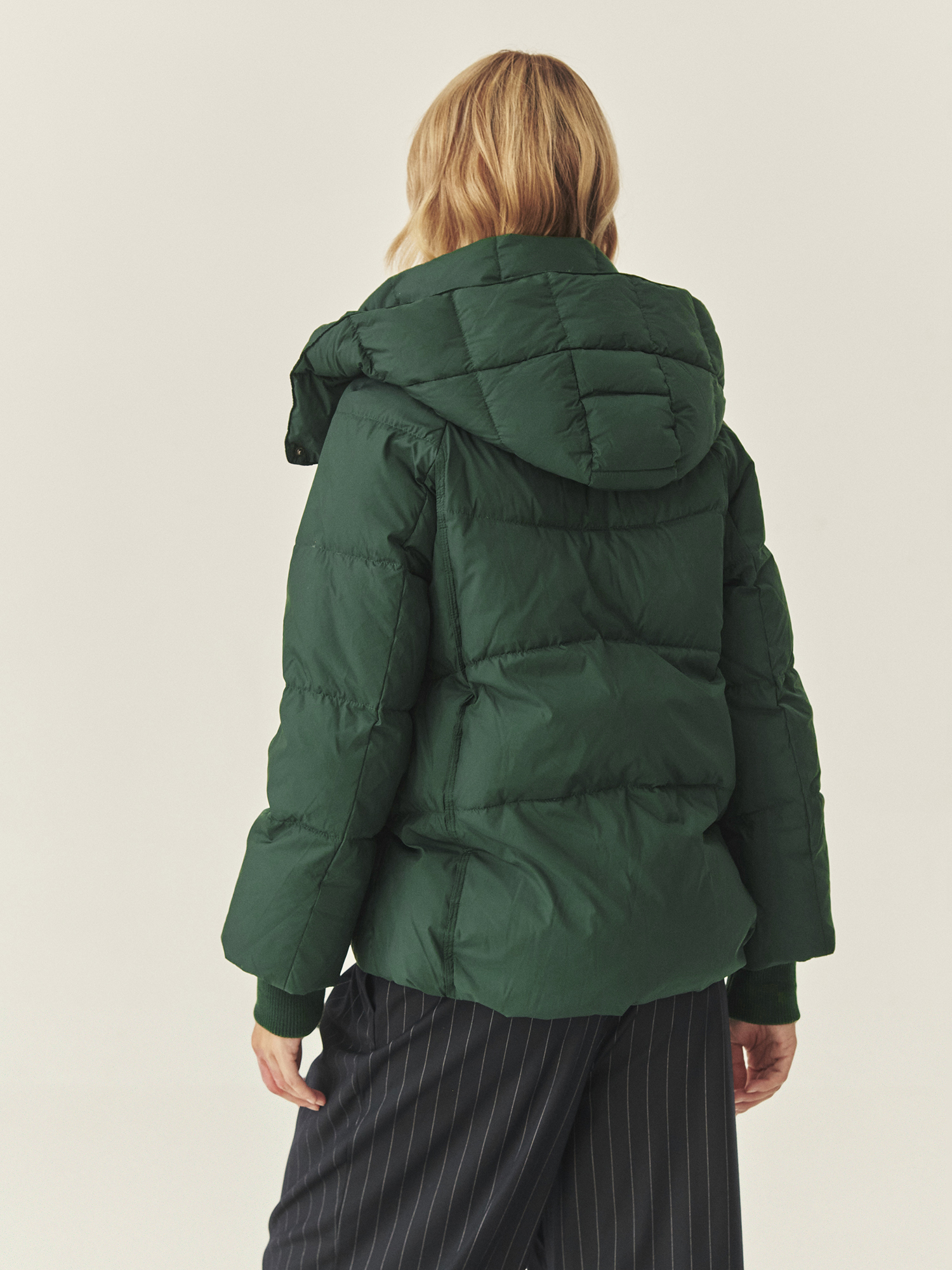 PÉŘOVÁ BUNDA S KAPUCÍ – SOWA ZELENÁ 2