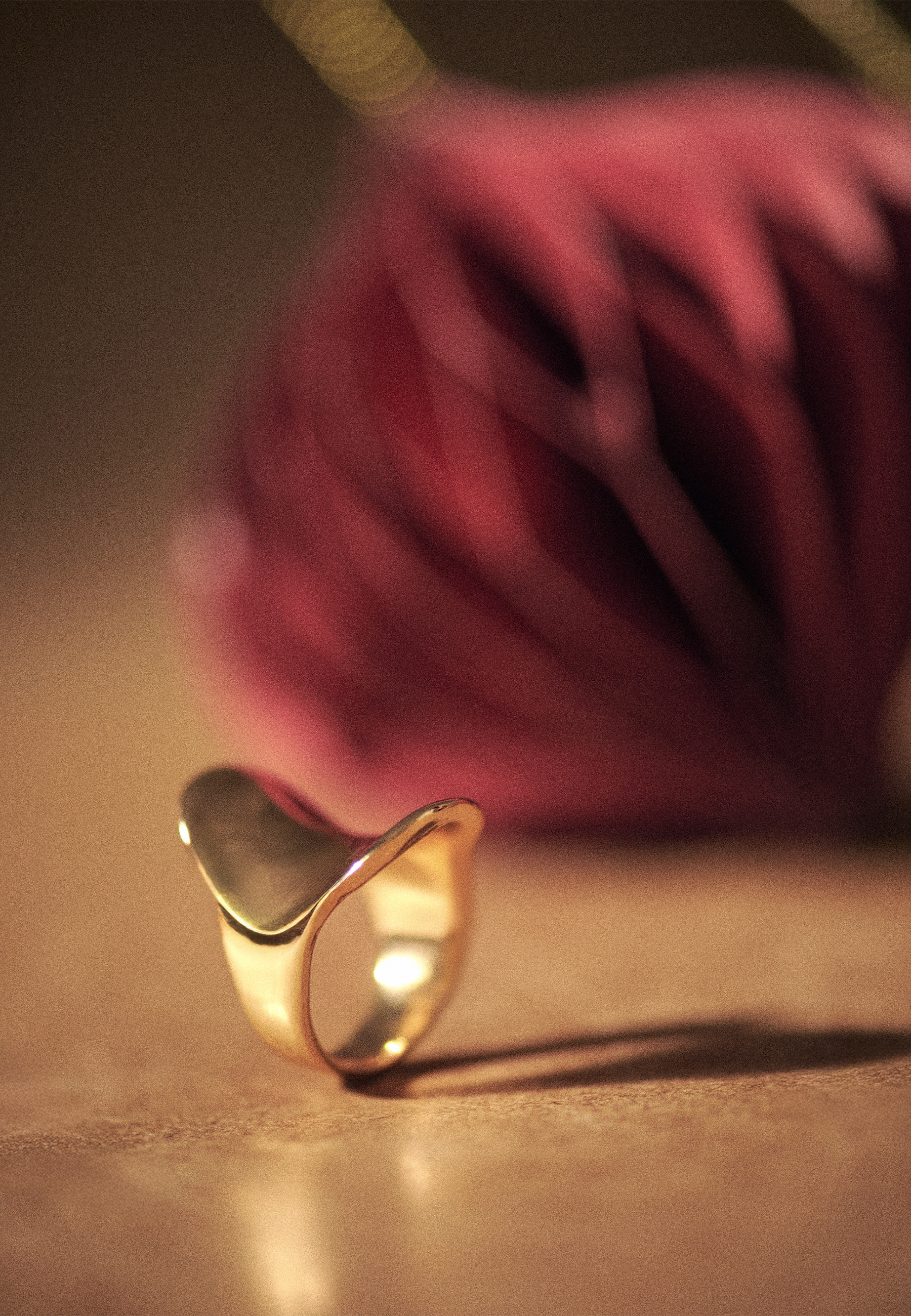 ELEGANCKI PIERŚCIONEK - ZAWIRIO