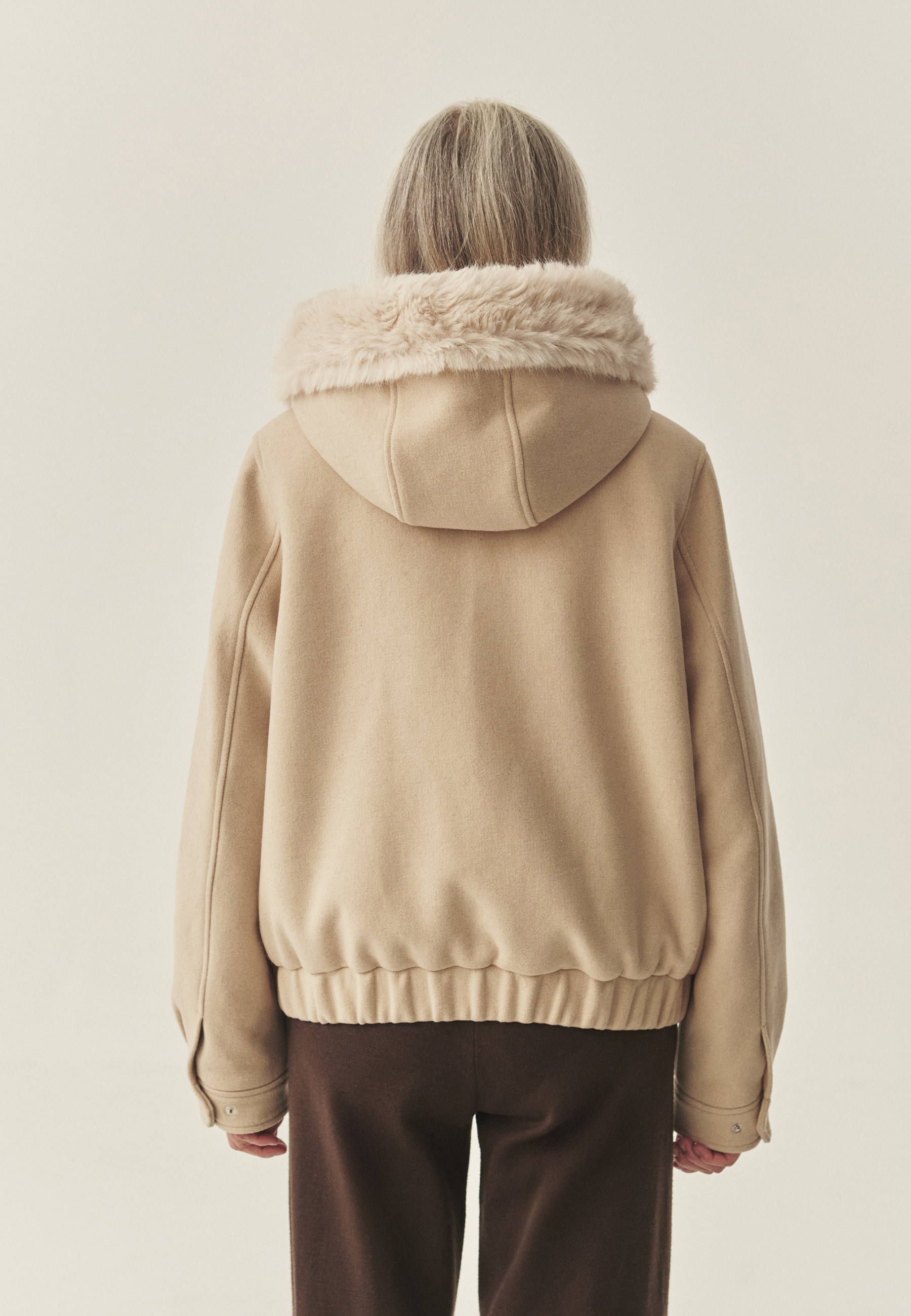 CASUALOWA KURTKA Z PLUSZOWĄ PODSZEWKĄ - SARKANO BEŻOWY 2