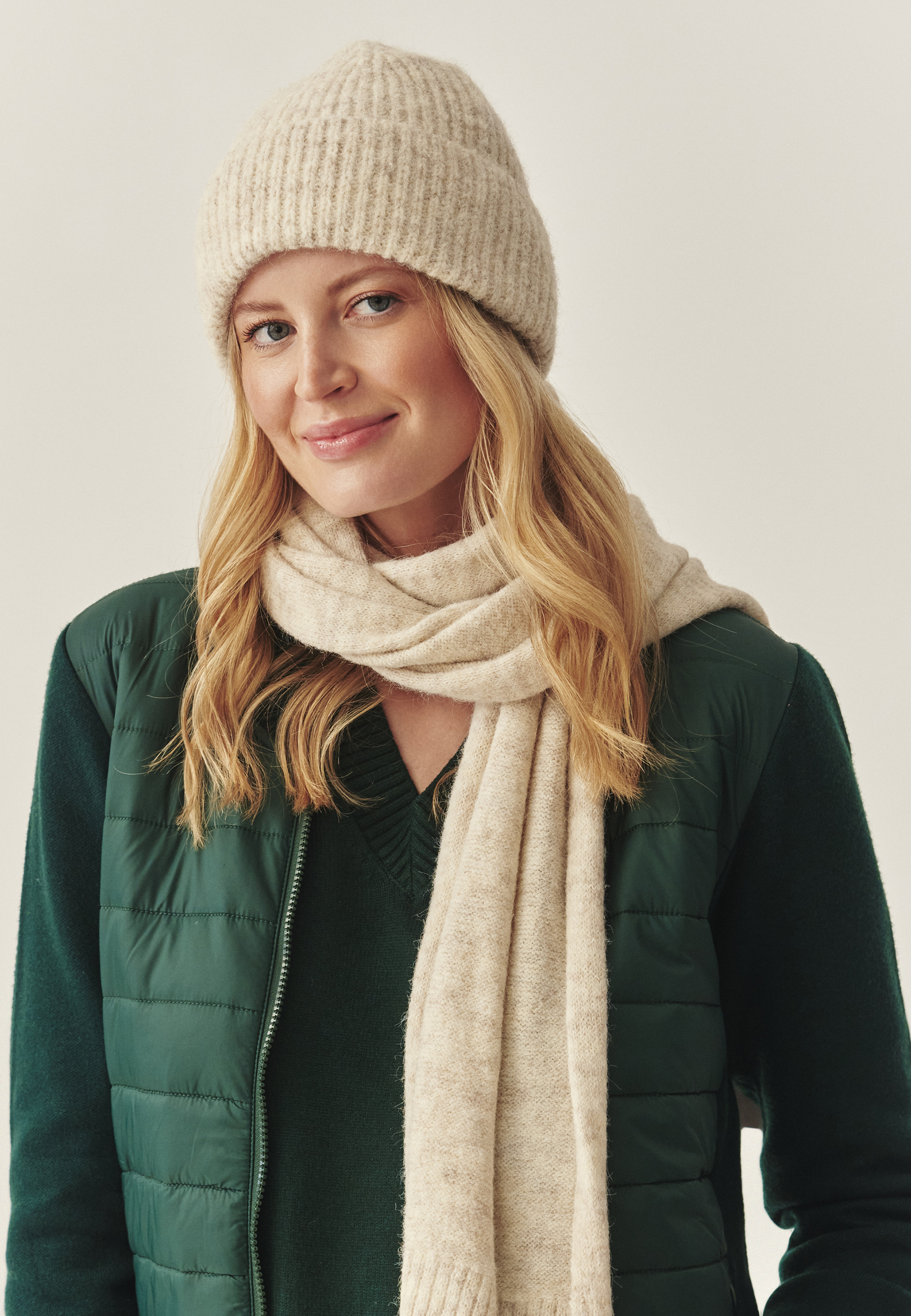 CZAPKA Z DOMIESZKĄ WEŁNY - STORI ECRU 2