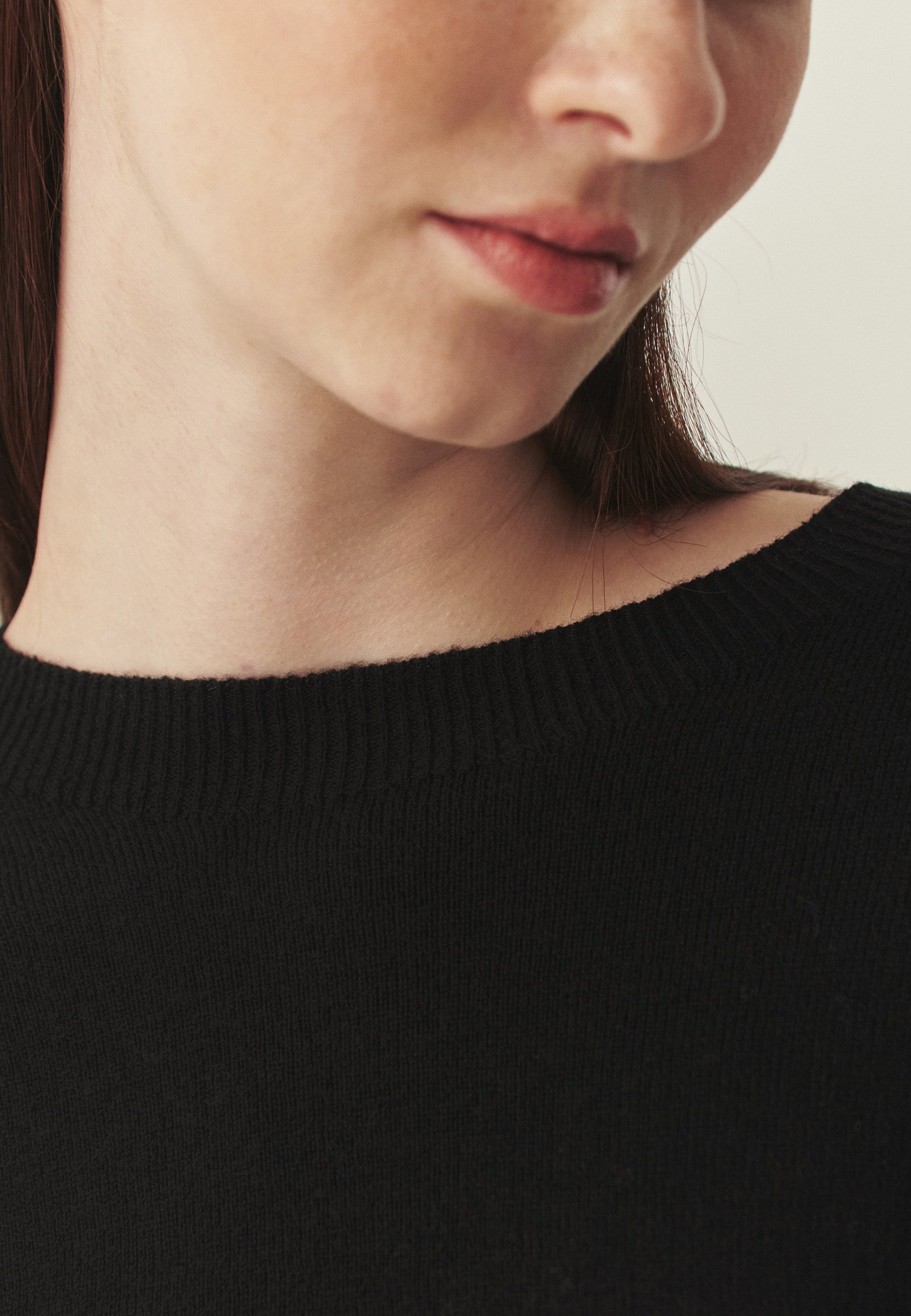 WEŁNIANY SWETER Z DŁUGIM RĘKAWEM - ROSSA CZARNY 2