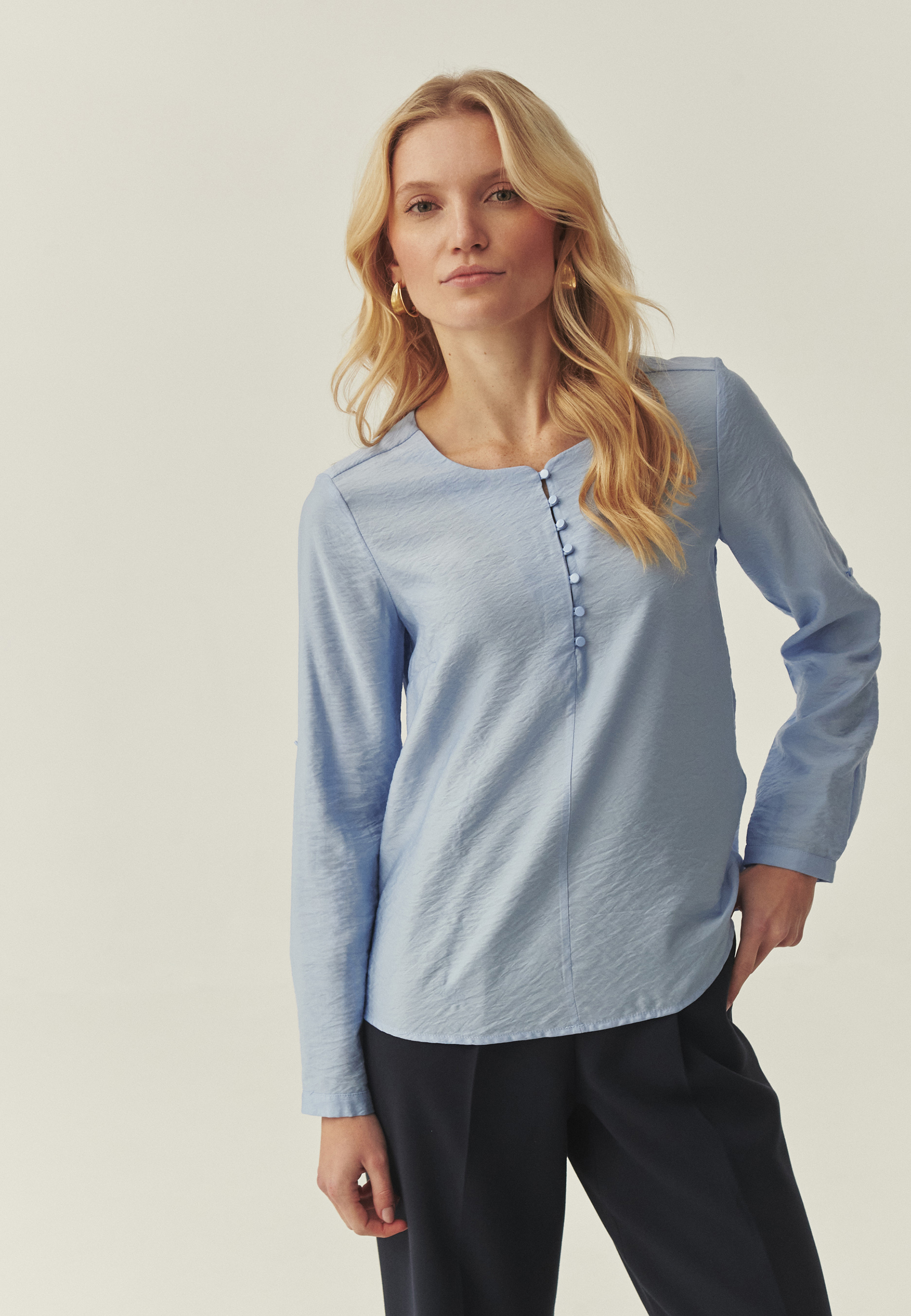 KRESZOWANA BLUZKA Z PODPINANYM RĘKAWEM - TARAMA