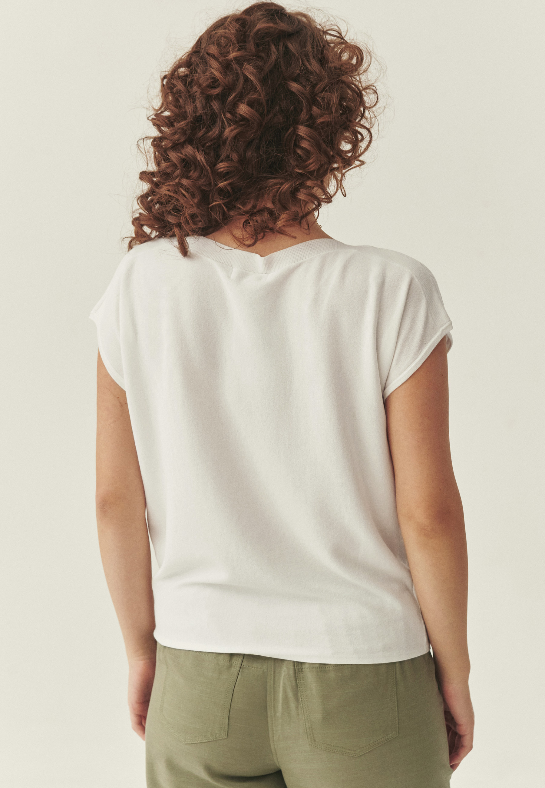 DZIANINOWA BLUZKA Z WISKOZĄ LENZING™ ECOVERO™ - IVENI BIAŁY 2