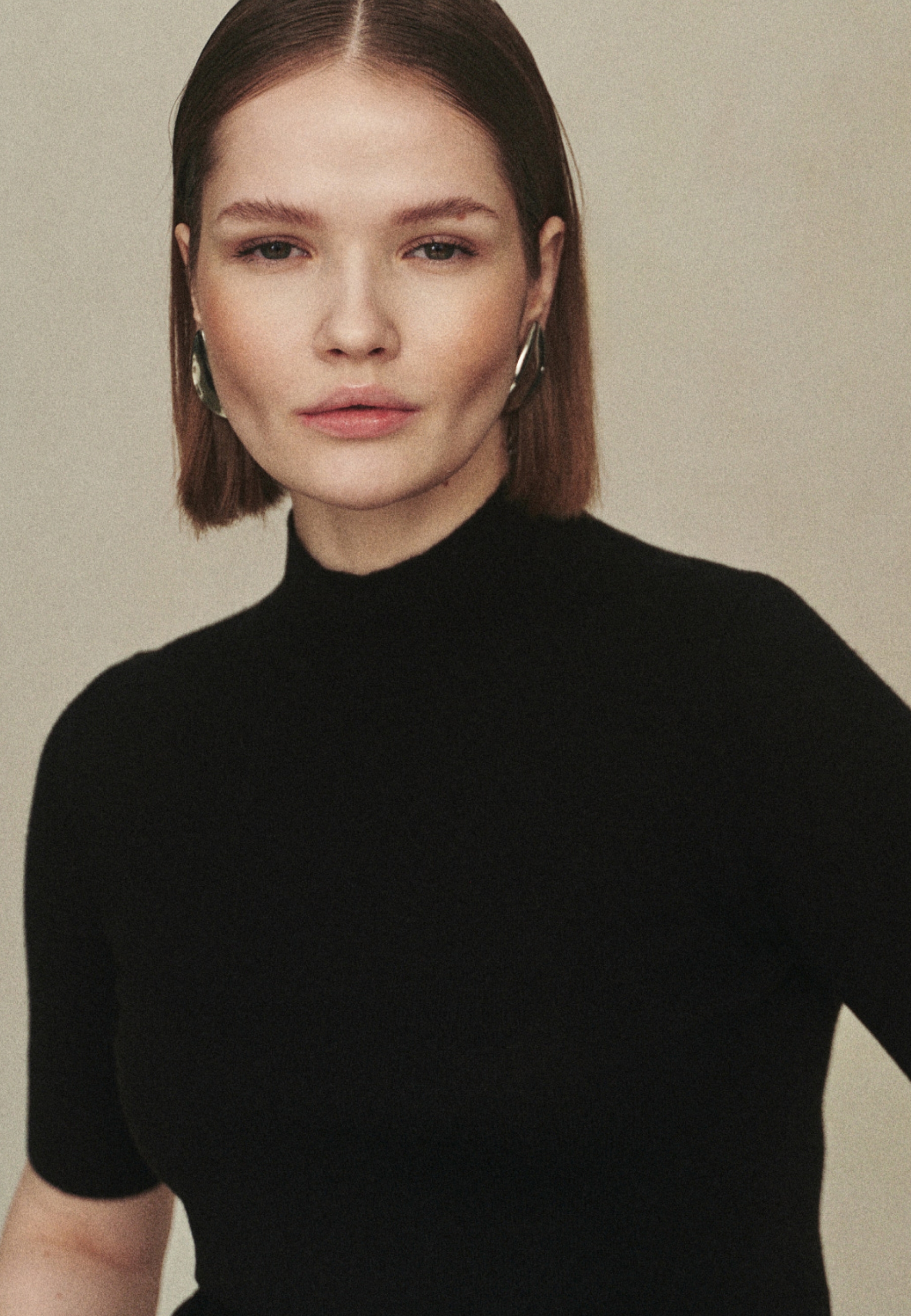 JUMPER CU GÂNEC DIN LÂNĂ - LU NEGRU 2