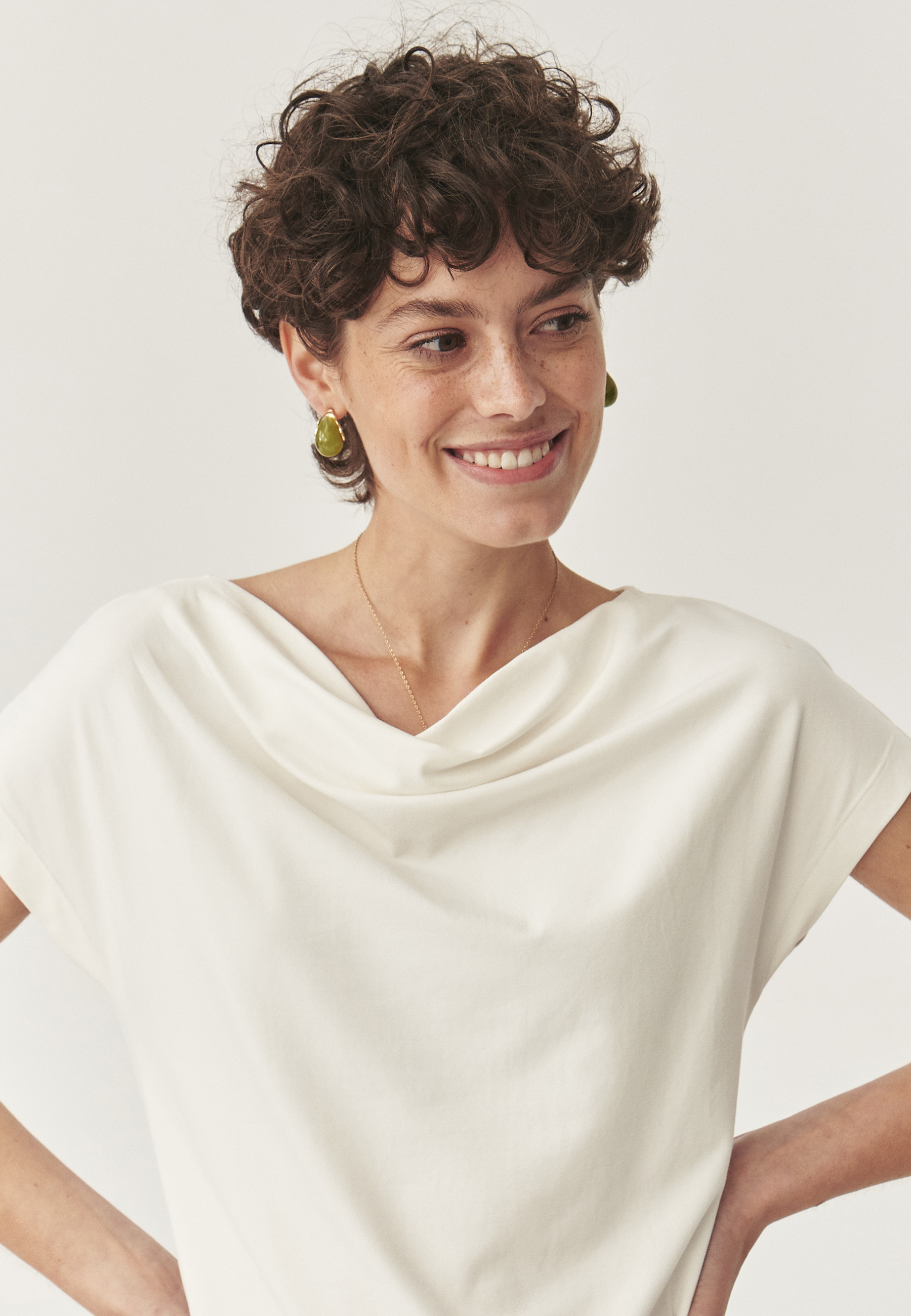 KOLCZYKI W KSZTAŁCIE ŁEZKI - EDDALIA ZIELONY 2