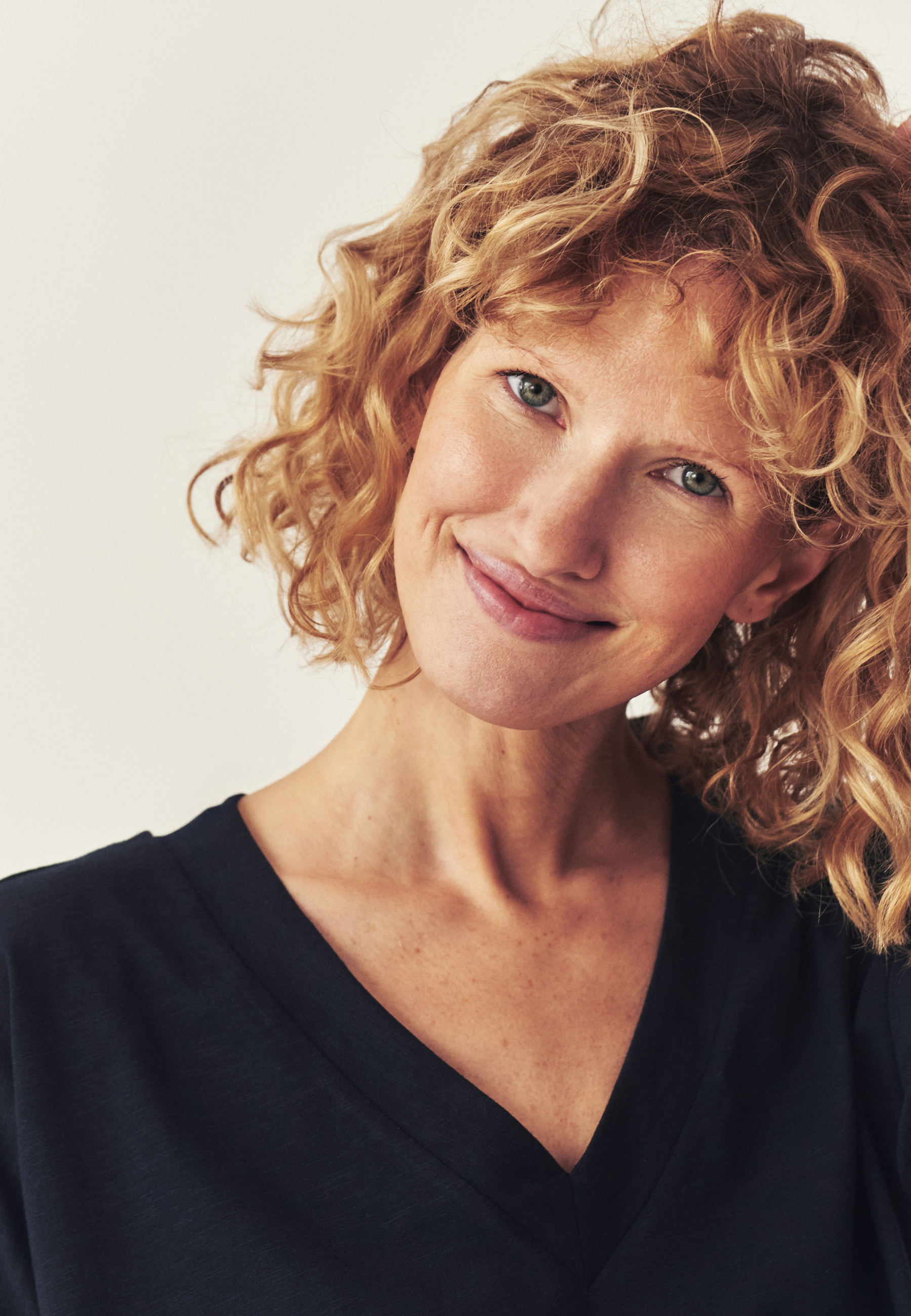 LUŹNY T-SHIRT Z BAWEŁNY - LALIQ