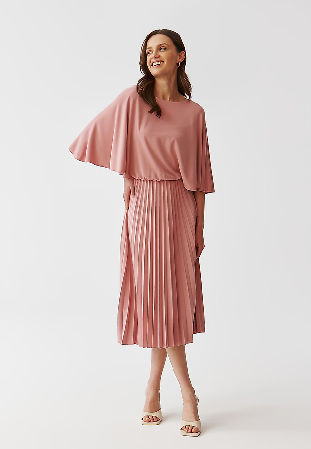 LADIES’ PLEATED SUNRAY MIDI SKIRT WITH V-SHAPED NECKLINE AT THE BACK - GAJA LADIES’ PLEATED SUNRAY MIDI SKIRT WITH V-SHAPED NECKLINE AT THE BACK - GAJA RÓŻOWY 1
