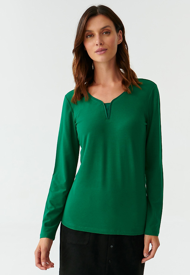 LADIES’ BLOUSE WITH DECORATIVE NECKLINE LAKATI LADIES’ BLOUSE WITH DECORATIVE NECKLINE LAKATI ZIELONY 1