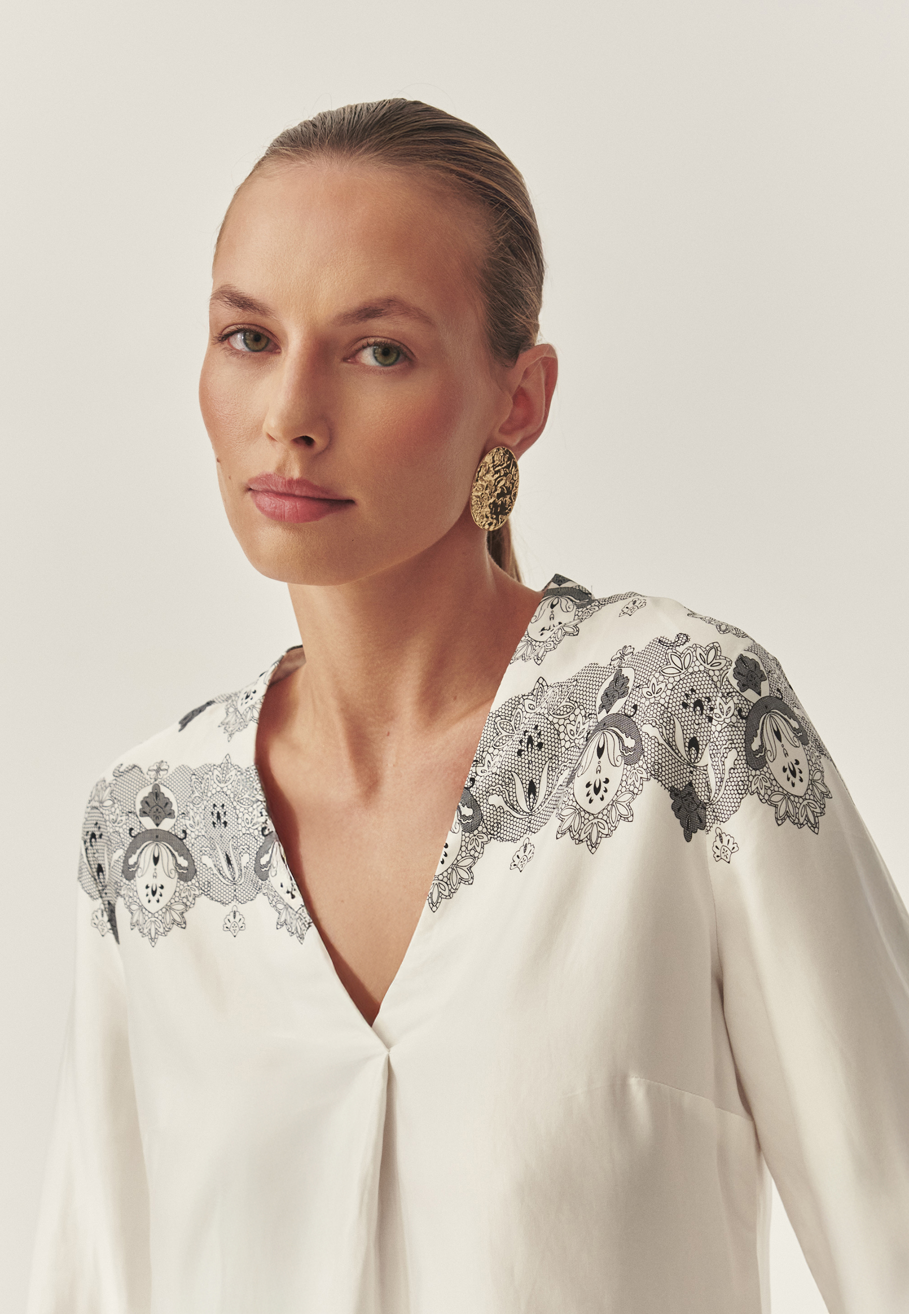 LADIES' WOVEN BLOUSE WITH LACE PRINT — VOVA 1 MULTICOLOR 2