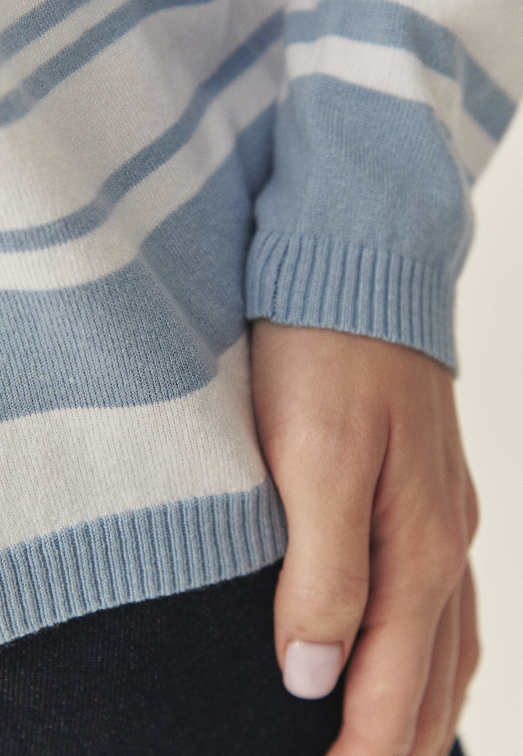 PULOVER DE DAMĂ CU DUNGI NEREGULATE - STRIPPI MULTICOLOR 2