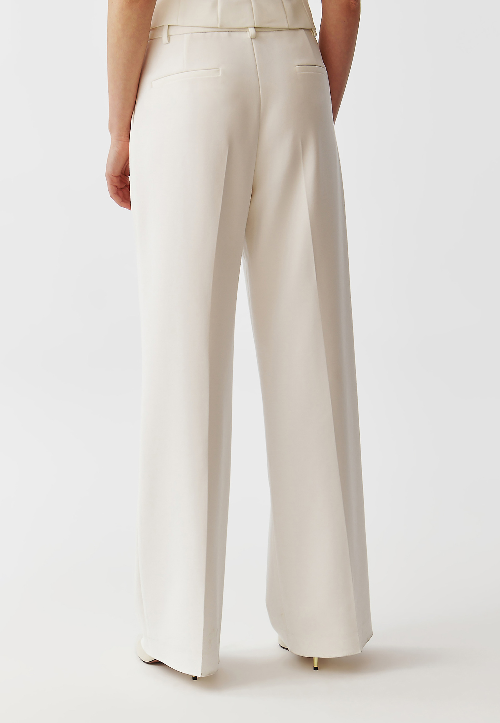 ELEGANT LADIES’ WIDE LEG TROUSER - ZARIANA ELEGANT LADIES’ WIDE LEG TROUSER - ZARIANA ECRU 96447