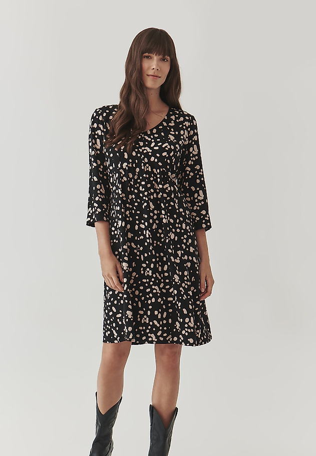 LADIES’ PATTERNED DRESS WITH V-SHAPED NECKLINE - NERTO LADIES’ PATTERNED DRESS WITH V-SHAPED NECKLINE - NERTO MULTIKOLOR 3