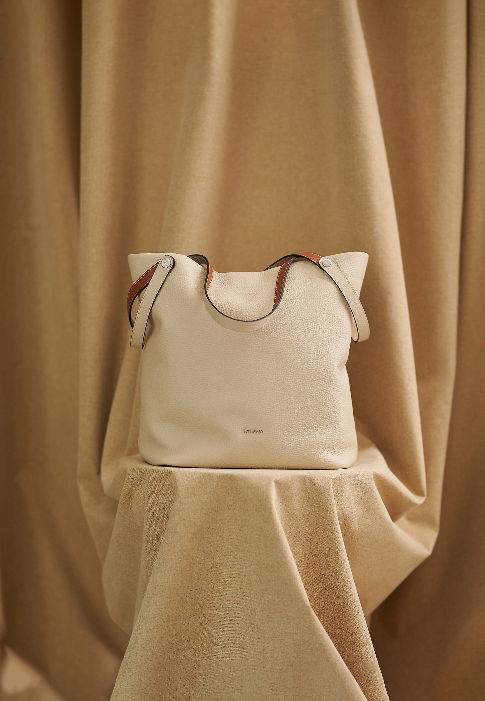 WOMEN'S LEATHER BAG WITH HANDLE- ETERNITY WOMEN'S LEATHER BAG WITH HANDLE- ETERNITY BEIGE 114267