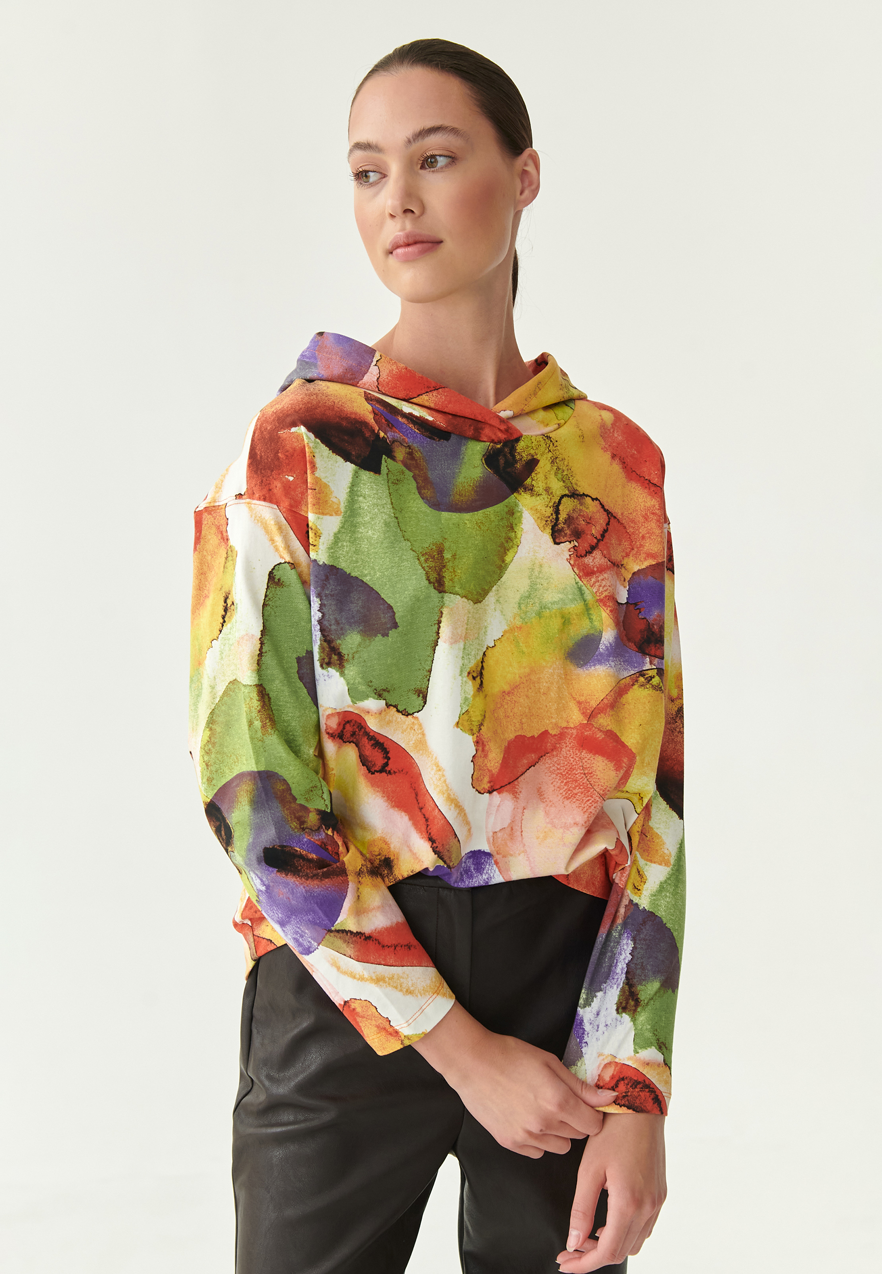 DAMSKA BLUZA Z KAPTUREM RTIKO