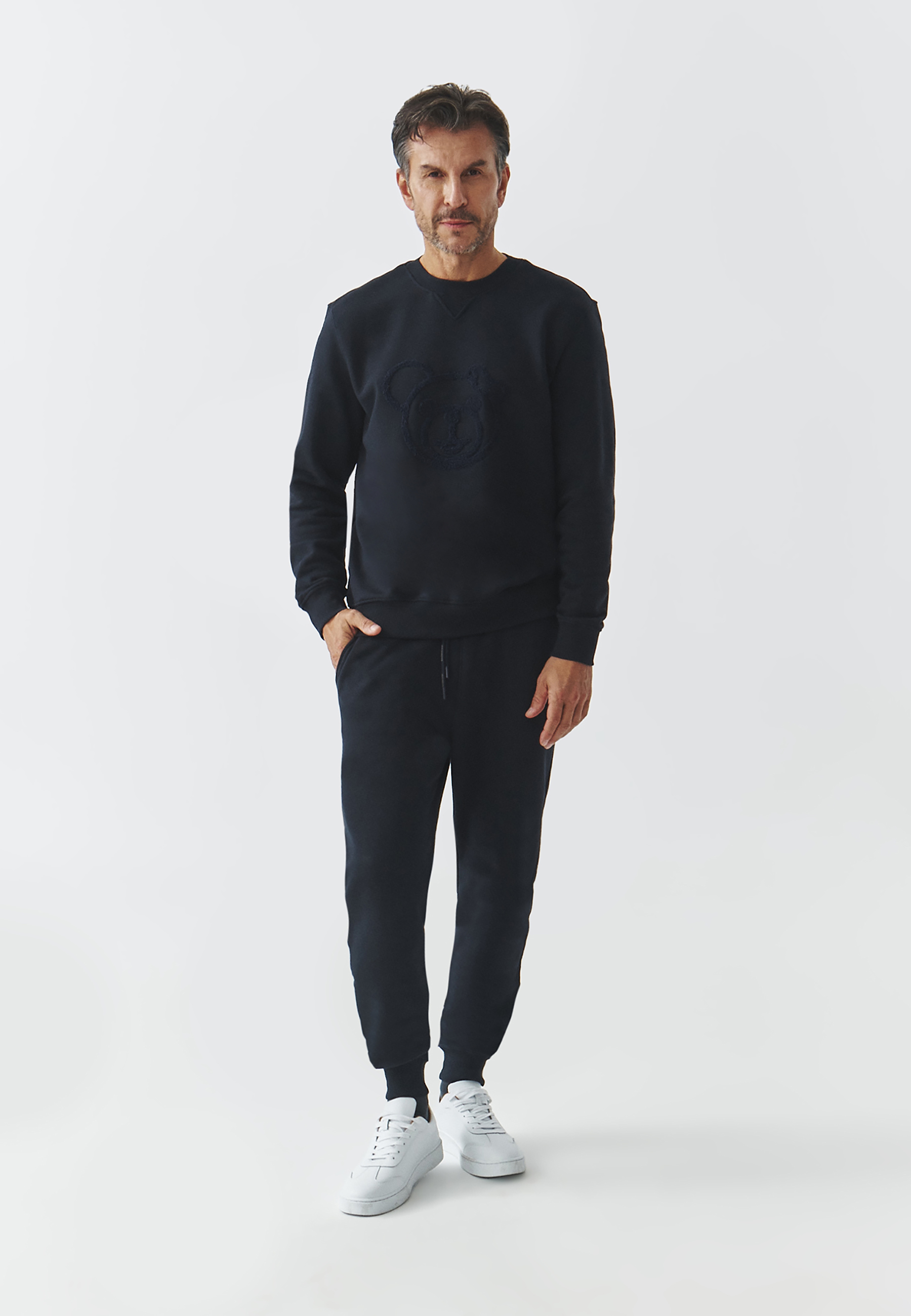 DZIANINOWE SPODNIE MĘSKIE O DRESOWYM KROJU — ALBERTO GRANATOWY 2