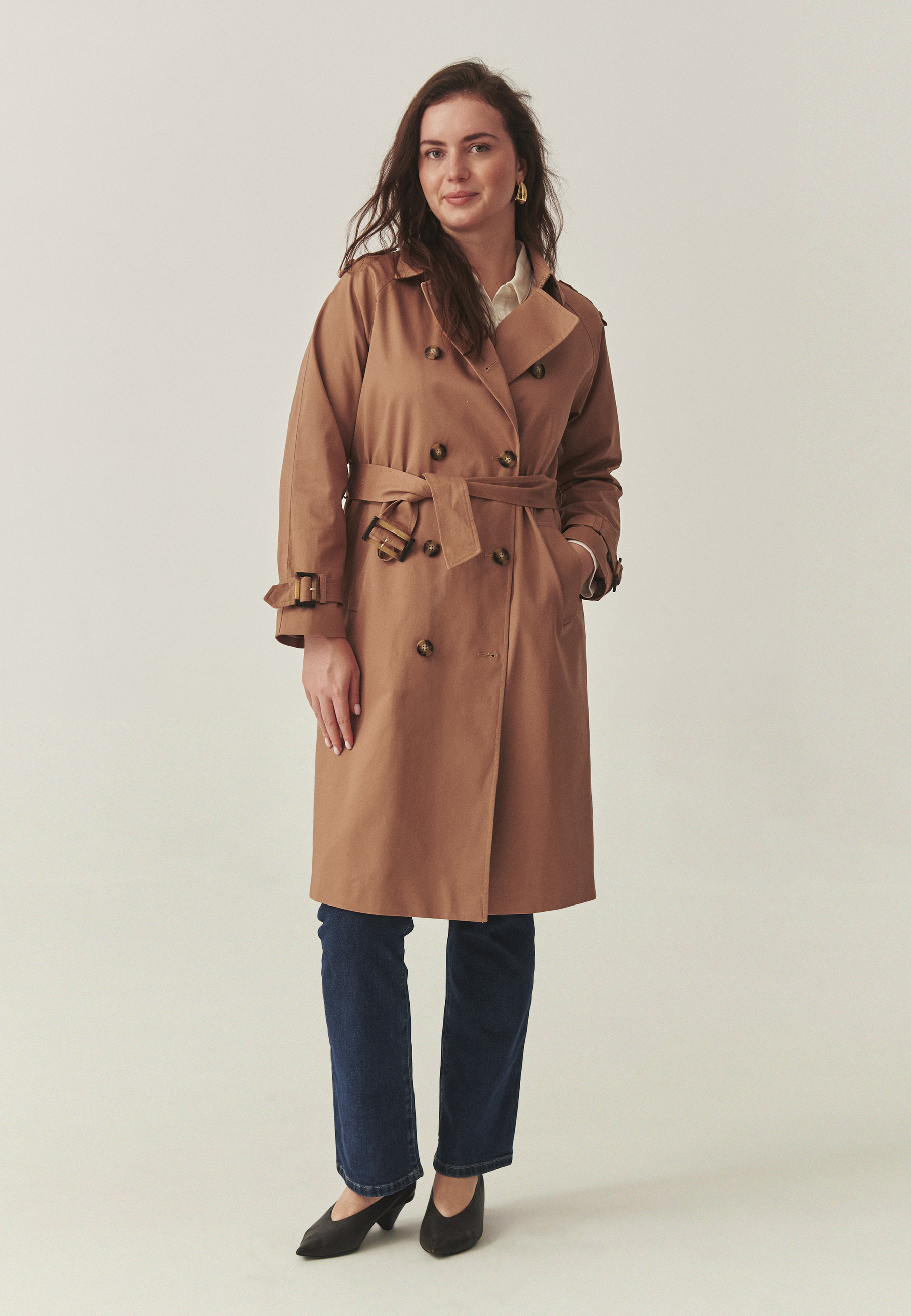 KLASICKÝ TRENČKOT — BATIA BÉŽOVÁ 2