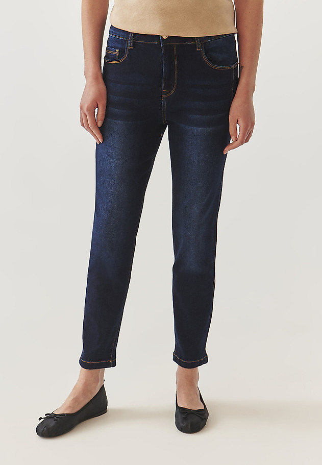 FITTED LADIES’ JEANS WITH DECORATIVE FRONT SEAMS - SARO 1 FITTED LADIES’ JEANS WITH DECORATIVE FRONT SEAMS - SARO 1 BLUE 3