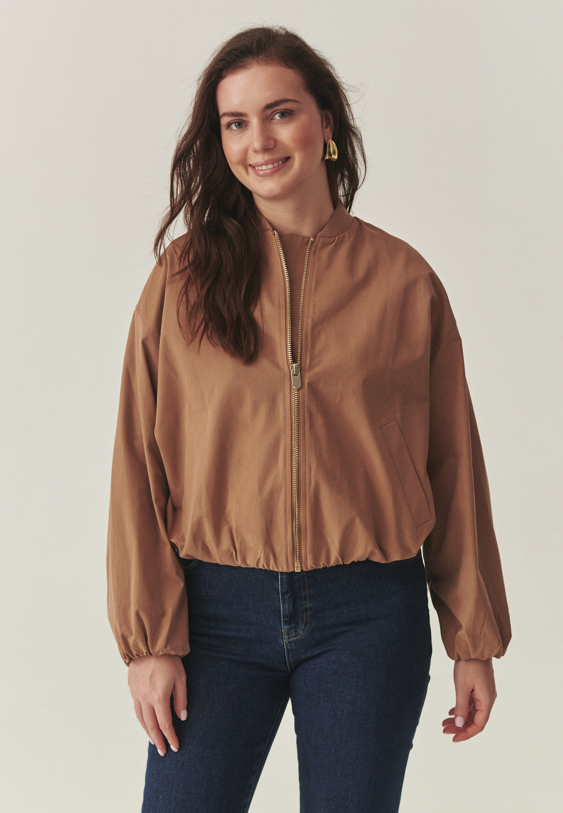 DÁMSKA BOMBERA – SAKALINO BÉŽOVÁ 2