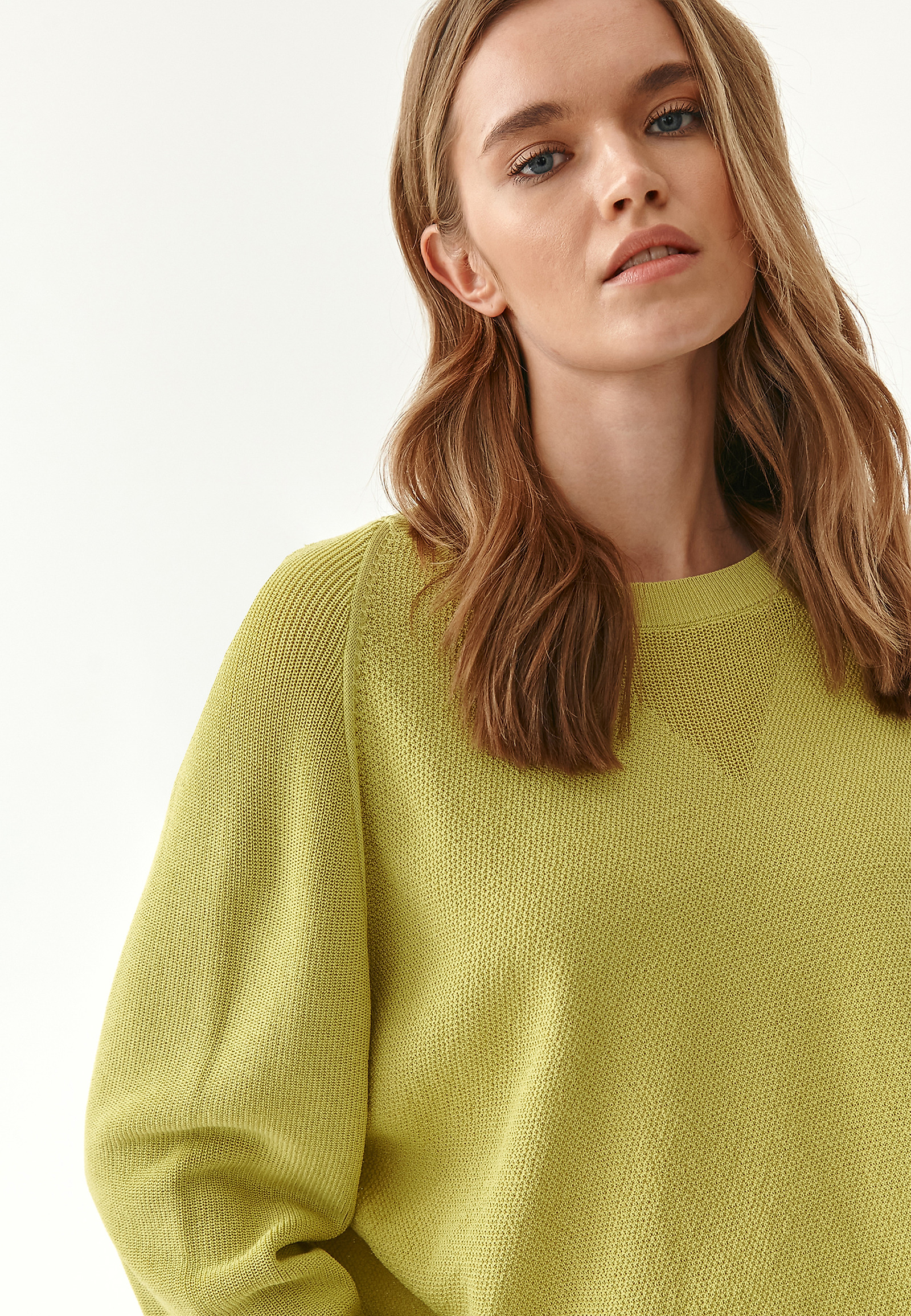 LOOSELY TAILORED LADIES' SWEATER AZALI LOOSELY TAILORED LADIES' SWEATER AZALI GREEN 80209