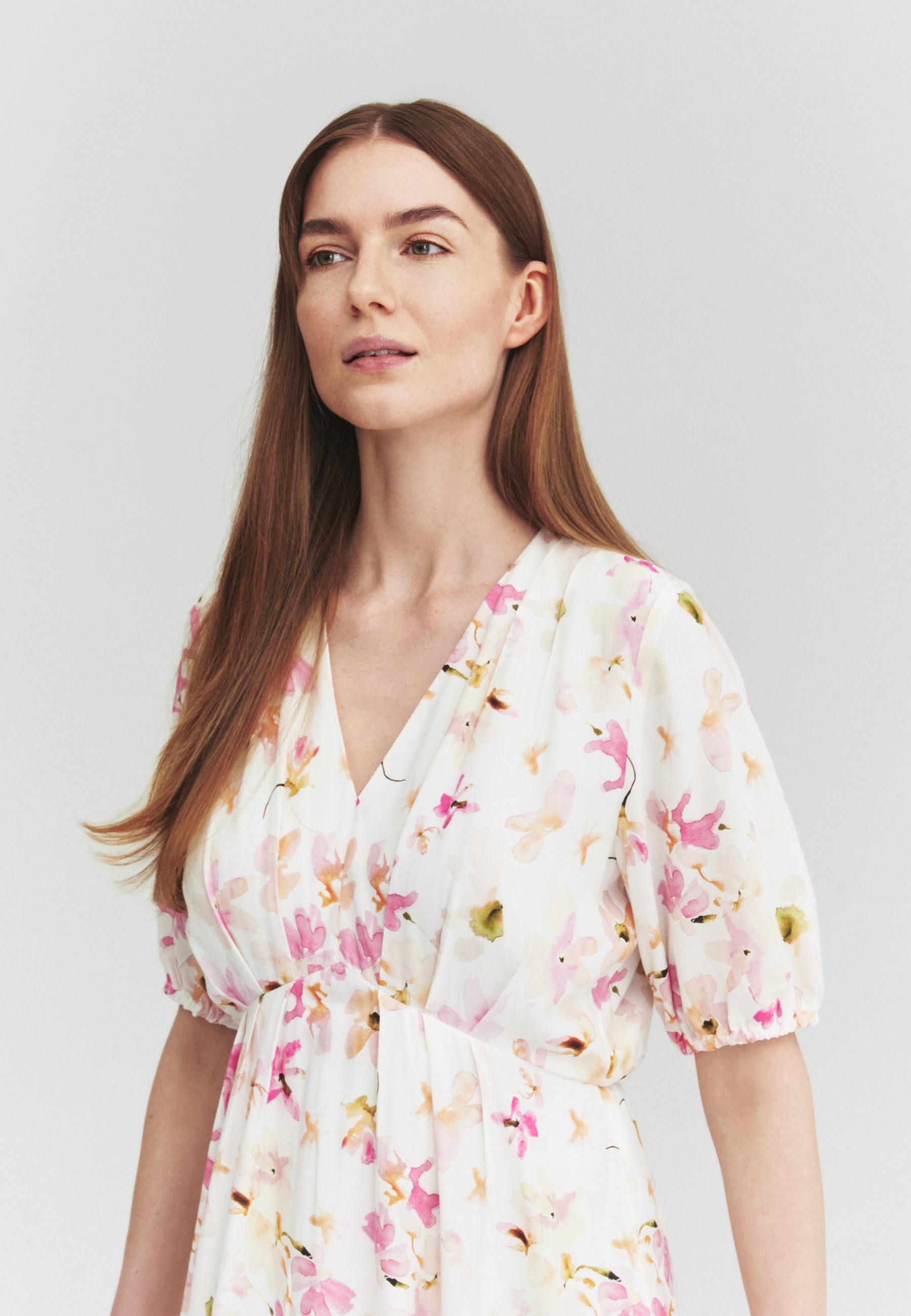 ROCHIE VAPOROASĂ ÎNFLORATĂ – SOFIYA MULTICOLOR 2