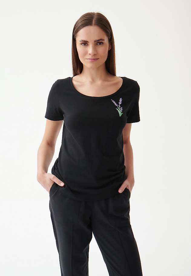 LADIES' T-SHIRT WITH A POCKET AND EMBROIDERY STENA LADIES' T-SHIRT WITH A POCKET AND EMBROIDERY STENA BLACK 3
