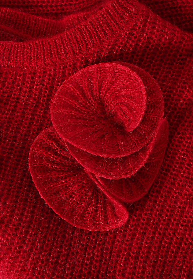 LADIES' JUMPER IN YARN WITH FLORAL, DECORATIVE ELEMENT — CLAIRE LADIES' JUMPER IN YARN WITH FLORAL, DECORATIVE ELEMENT — CLAIRE CZERWONY 6
