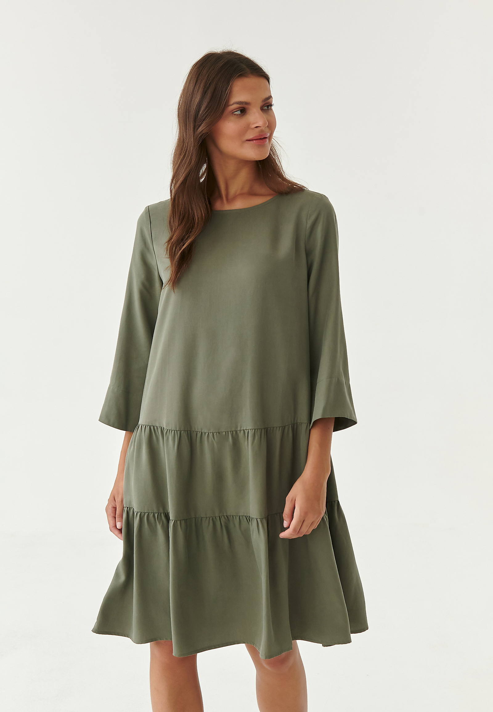 KRÓTKA SUKIENKA Z FALBANĄ PAZA 1 KRÓTKA SUKIENKA Z FALBANĄ PAZA 1 KHAKI 81484