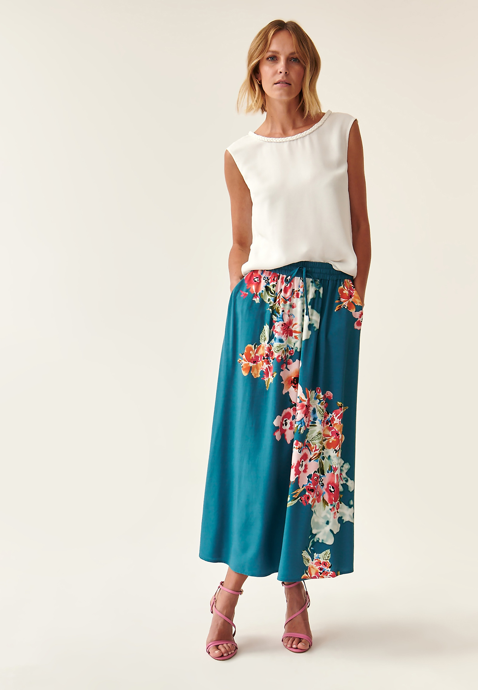 ŽENSKA BLUZA Z OKRASNIM PLETENIM IZREZOM LANI ŽENSKA BLUZA Z OKRASNIM PLETENIM IZREZOM LANI ECRU 87301